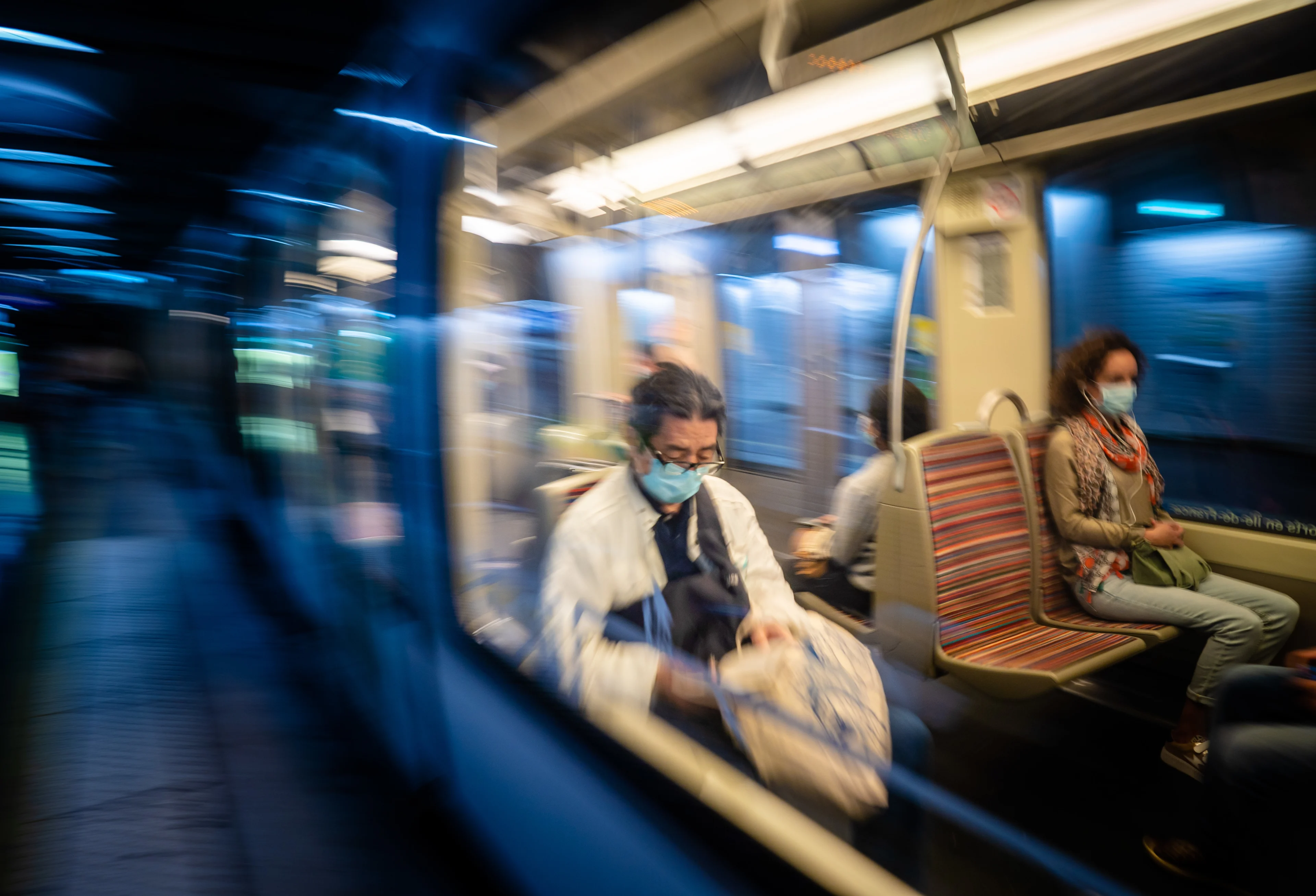 'Duizenden boetes voor niet dragen mondkapje'
