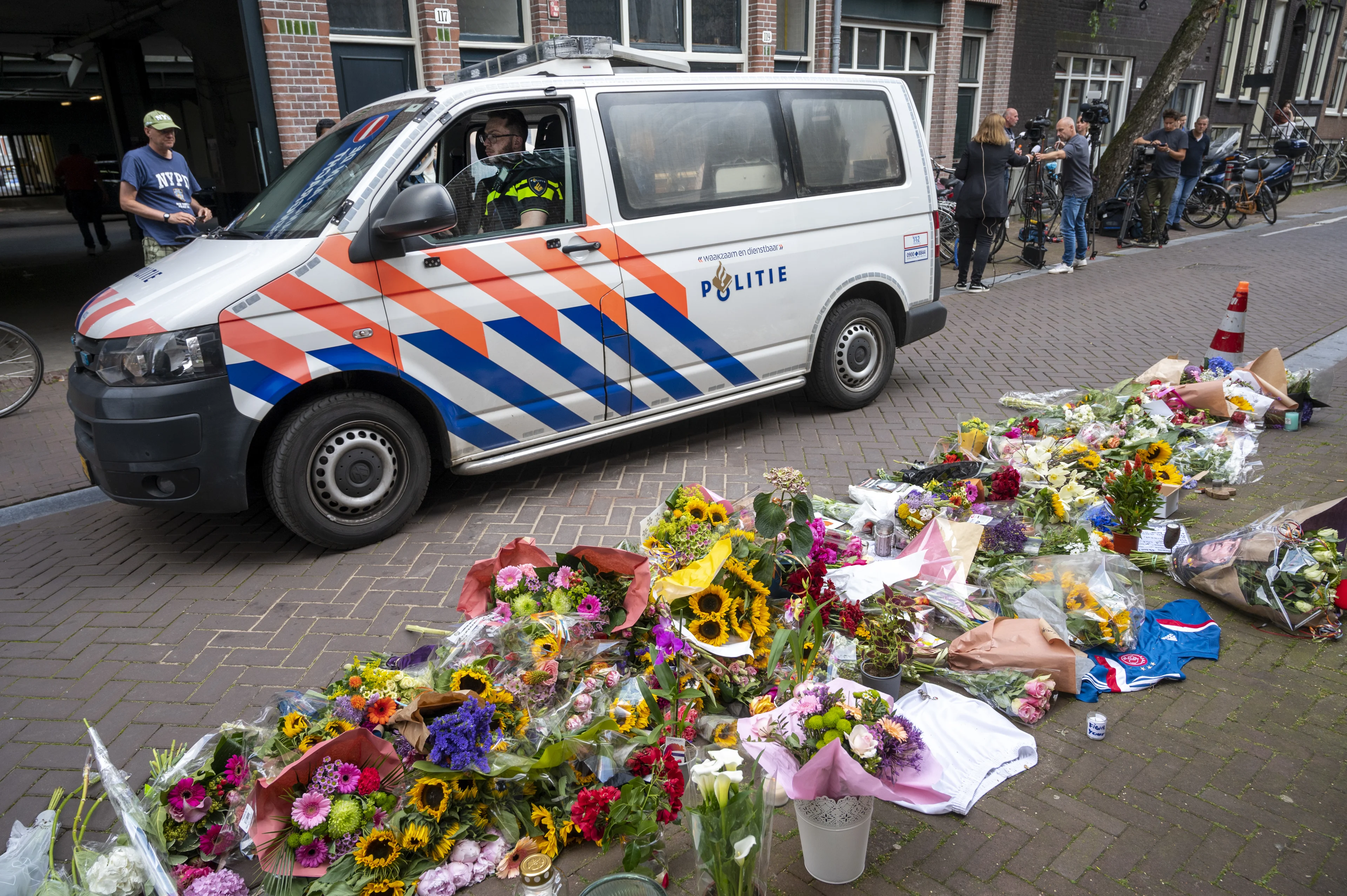 Verdachten aanslag Peter R. de Vries blijven langer vast zitten