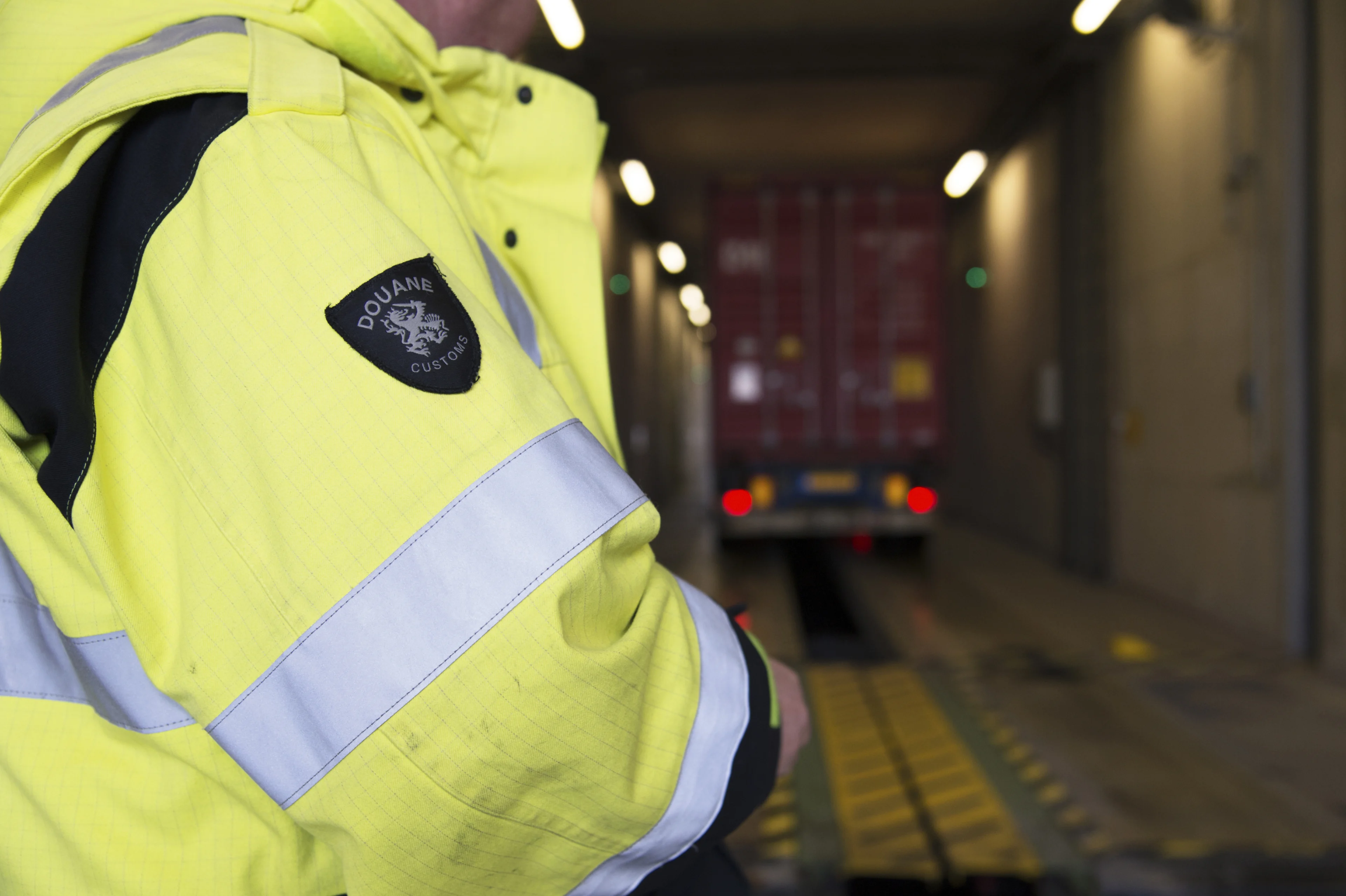 Douane vindt 256 kilo cocaïne tussen bevroren garnalen en flessen wijn