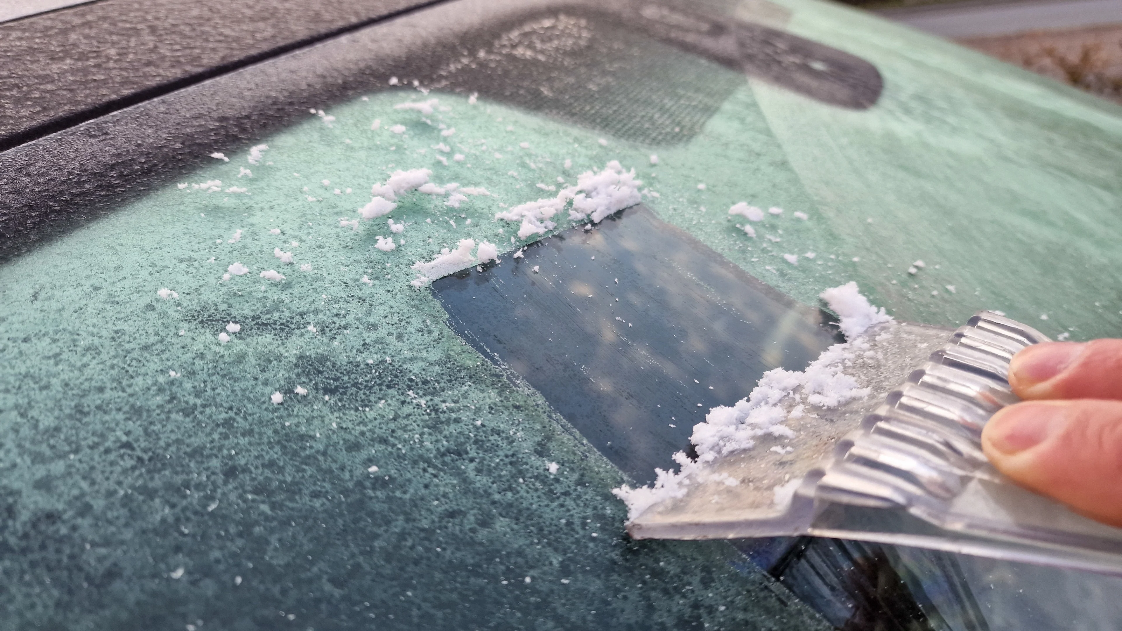ANWB verwacht vrijdag topdrukte door vrieskou: zo bereid jij je goed voor