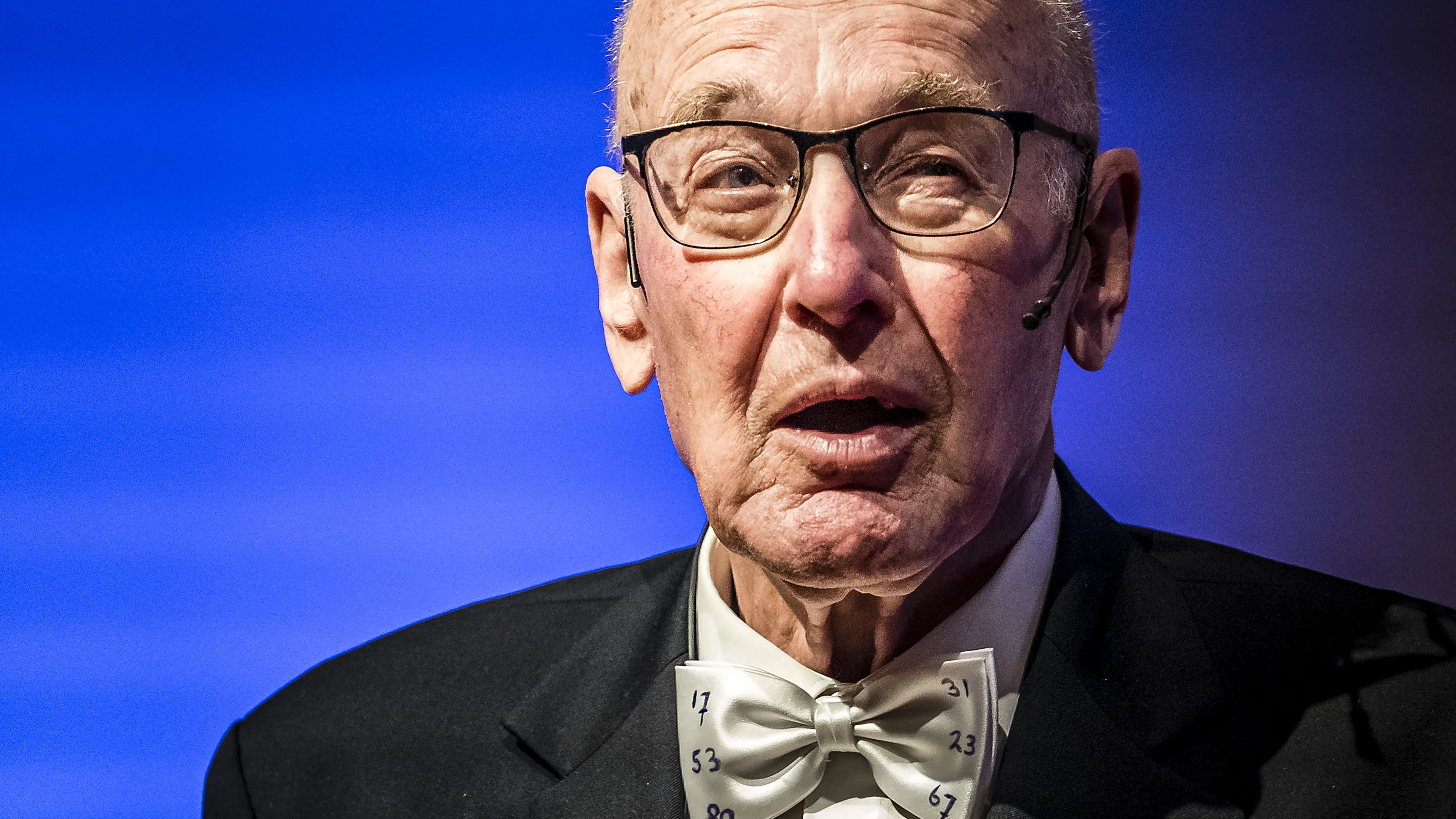 Willem (82) breekt absurd rekenrecord in een paar minuten