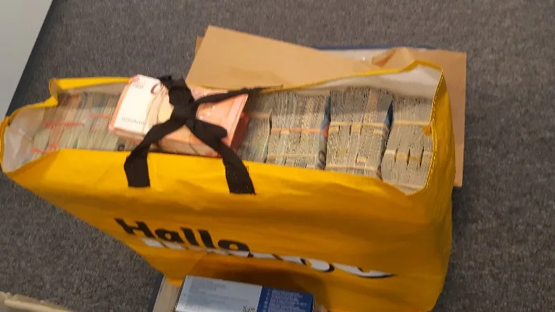 Man aangehouden in Rotterdam met half miljoen euro in boodschappentas