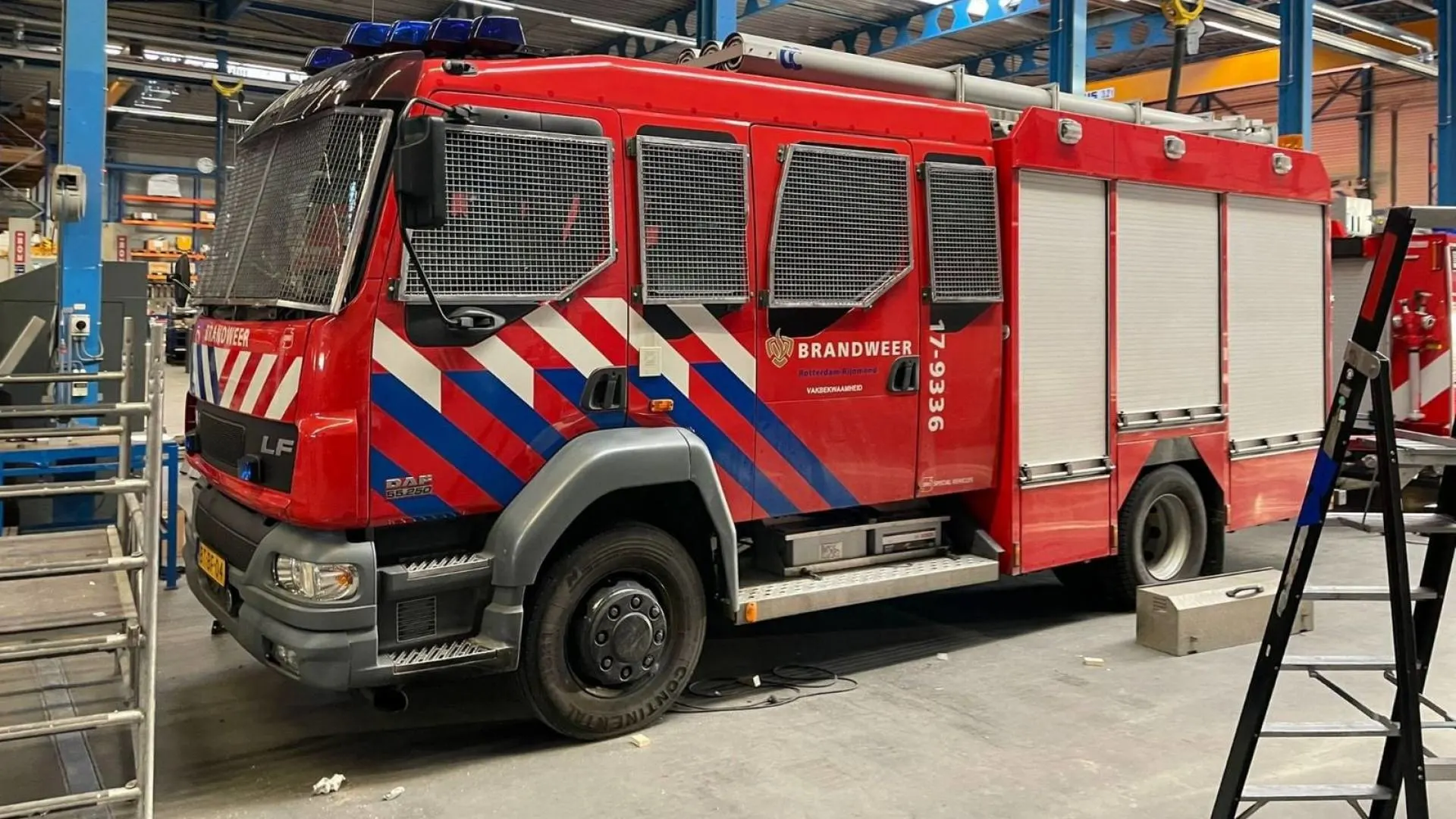 Veiligheidsregio Rotterdam 'op alles voorbereid' met oud en nieuw, zet bepantserde brandweerwagen in