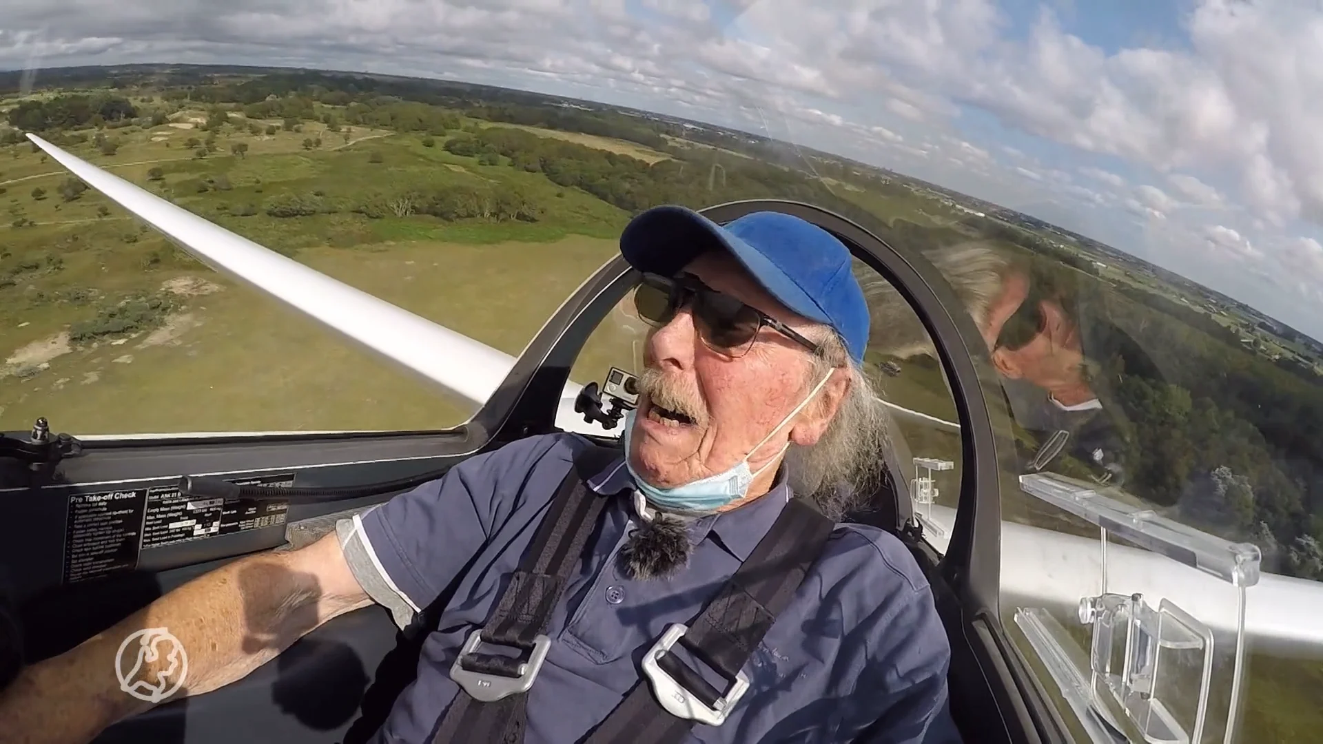 Zweefvlieger André (90) krijgt allerlaatste vlucht cadeau: 'Dit is met geen pen te beschrijven'