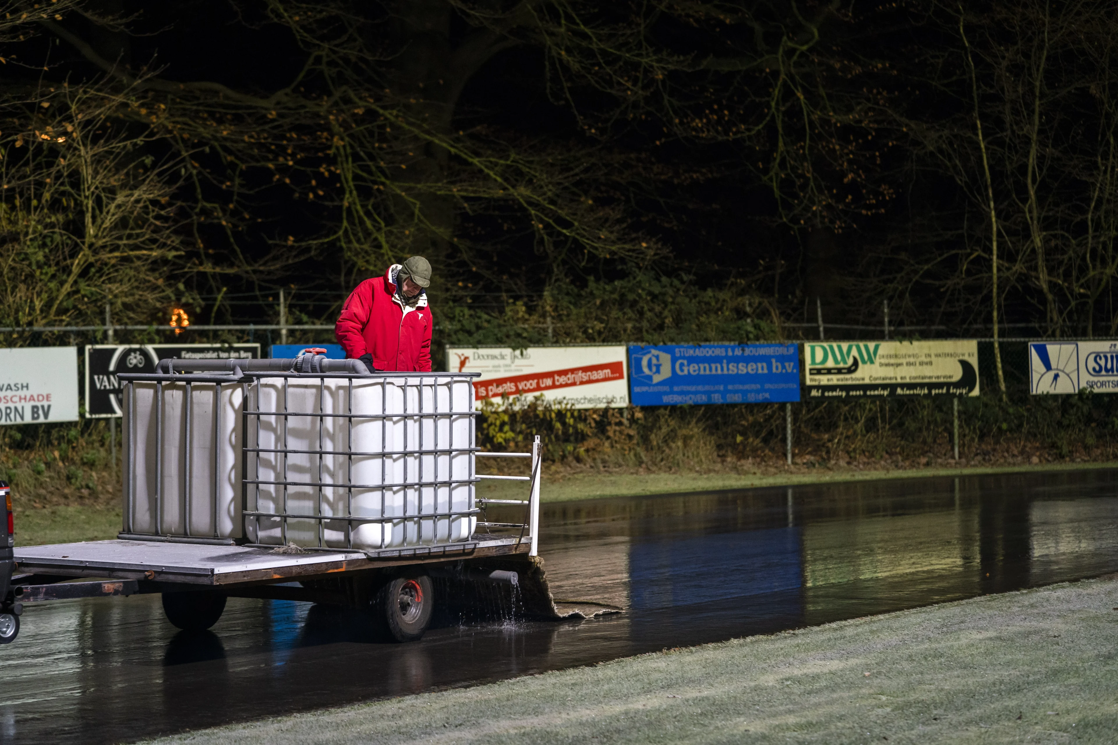 Na flinke nachtvorst kan er geschaatst worden op natuurijsbanen: 'Echt een feestje'