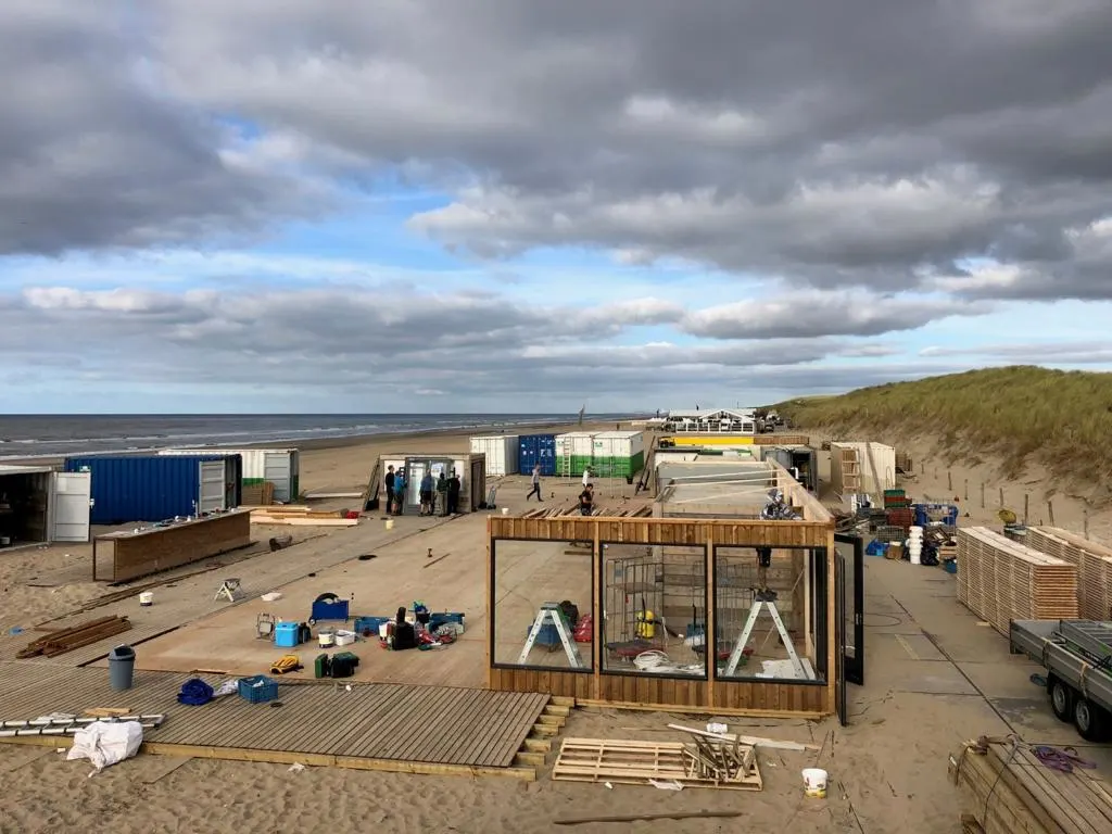 Beachclub wil niet afbouwen om stikstof te besparen, maar gemeente weigert