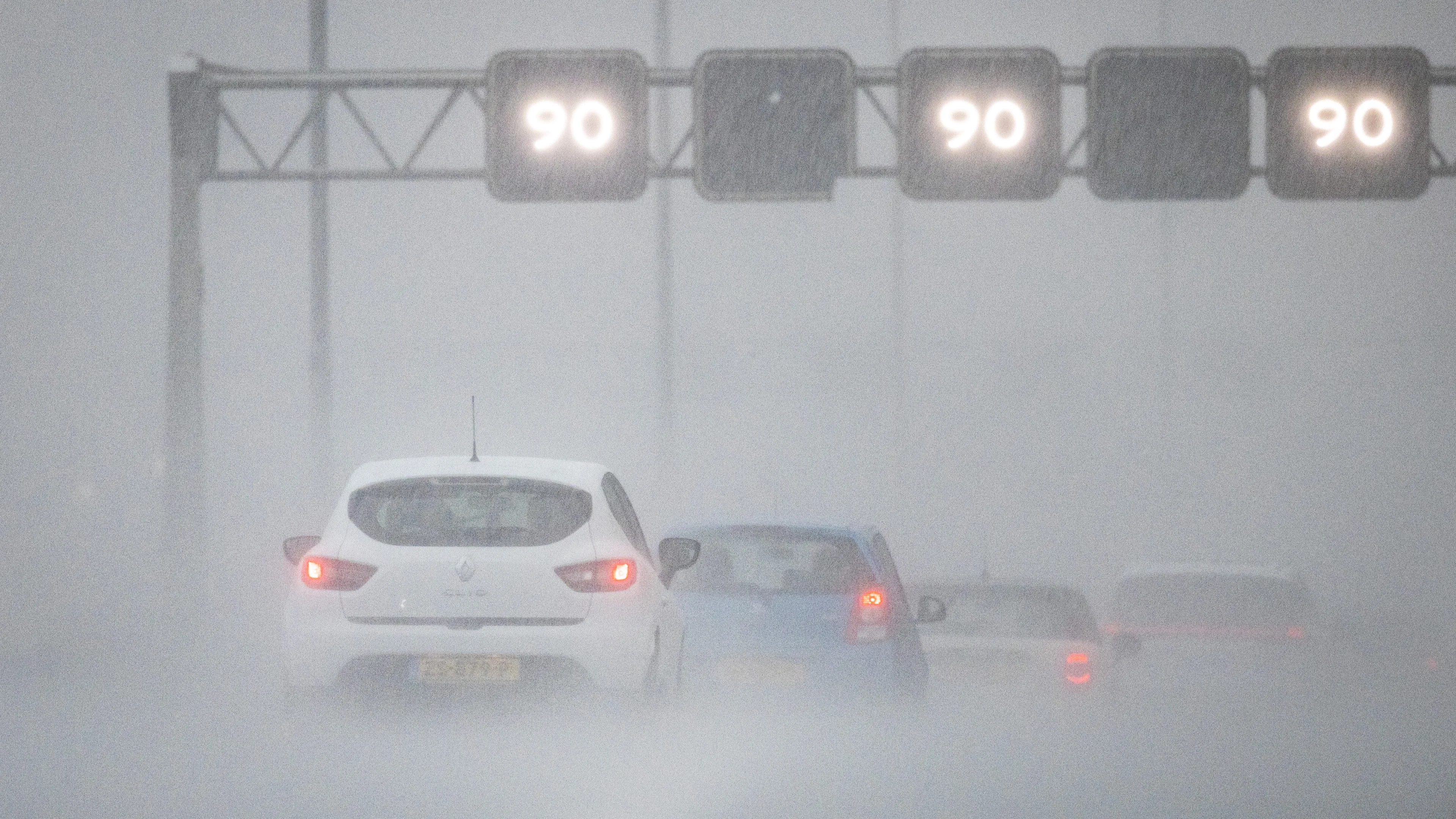 Megafiles door noodweer: avondspits zwaarste van het jaar