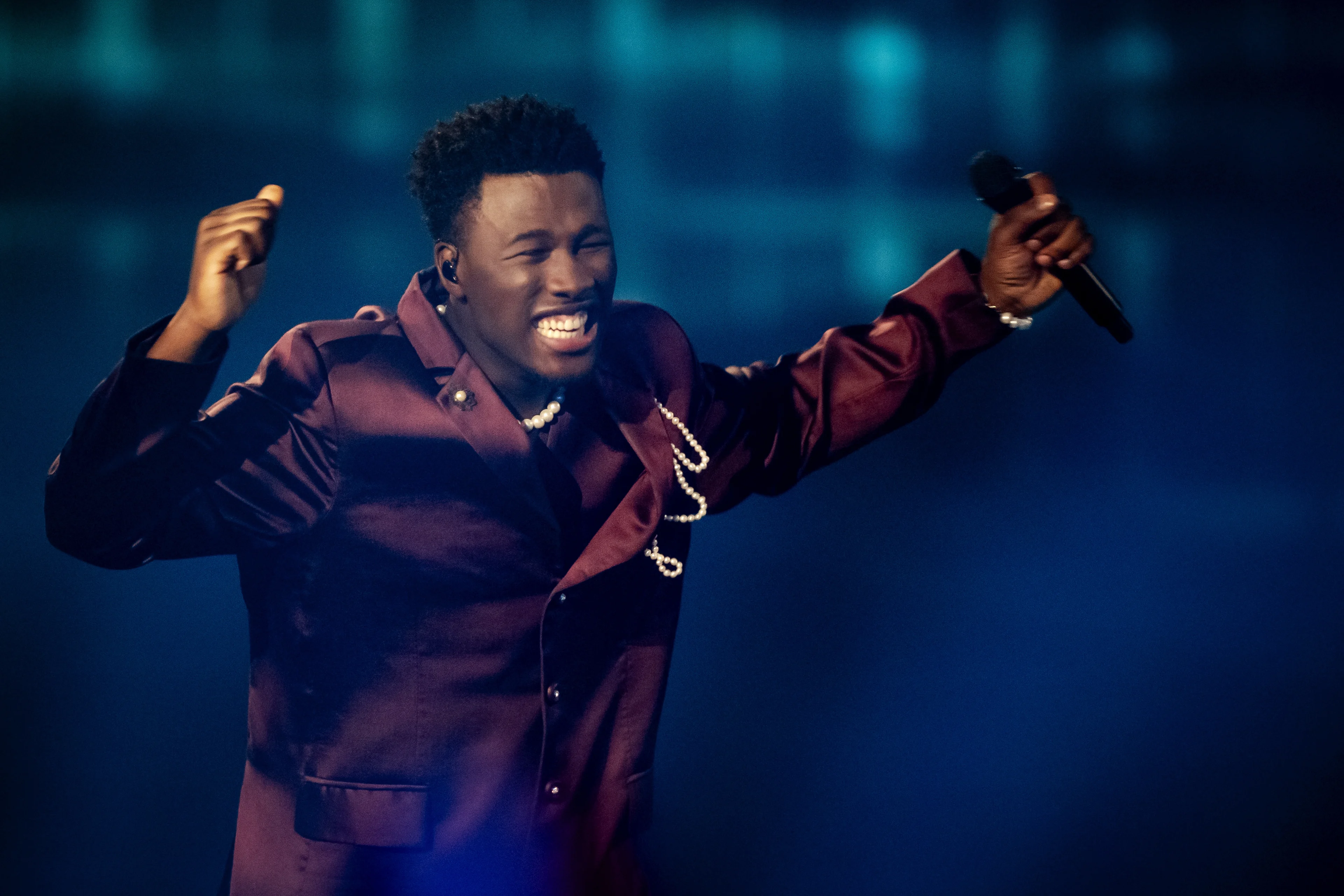 Veel lof voor optreden Claude in eerste halve finale Songfestival: 'Supergoed gedaan'