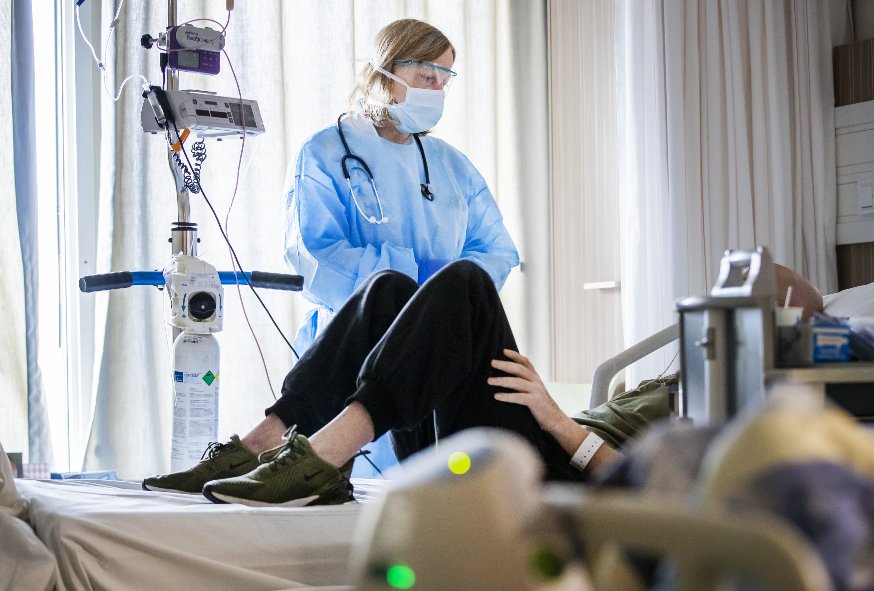 Kwart van de coronapatiënten werkt in de zorg: 'Ze krijgen het niet van patiënten'