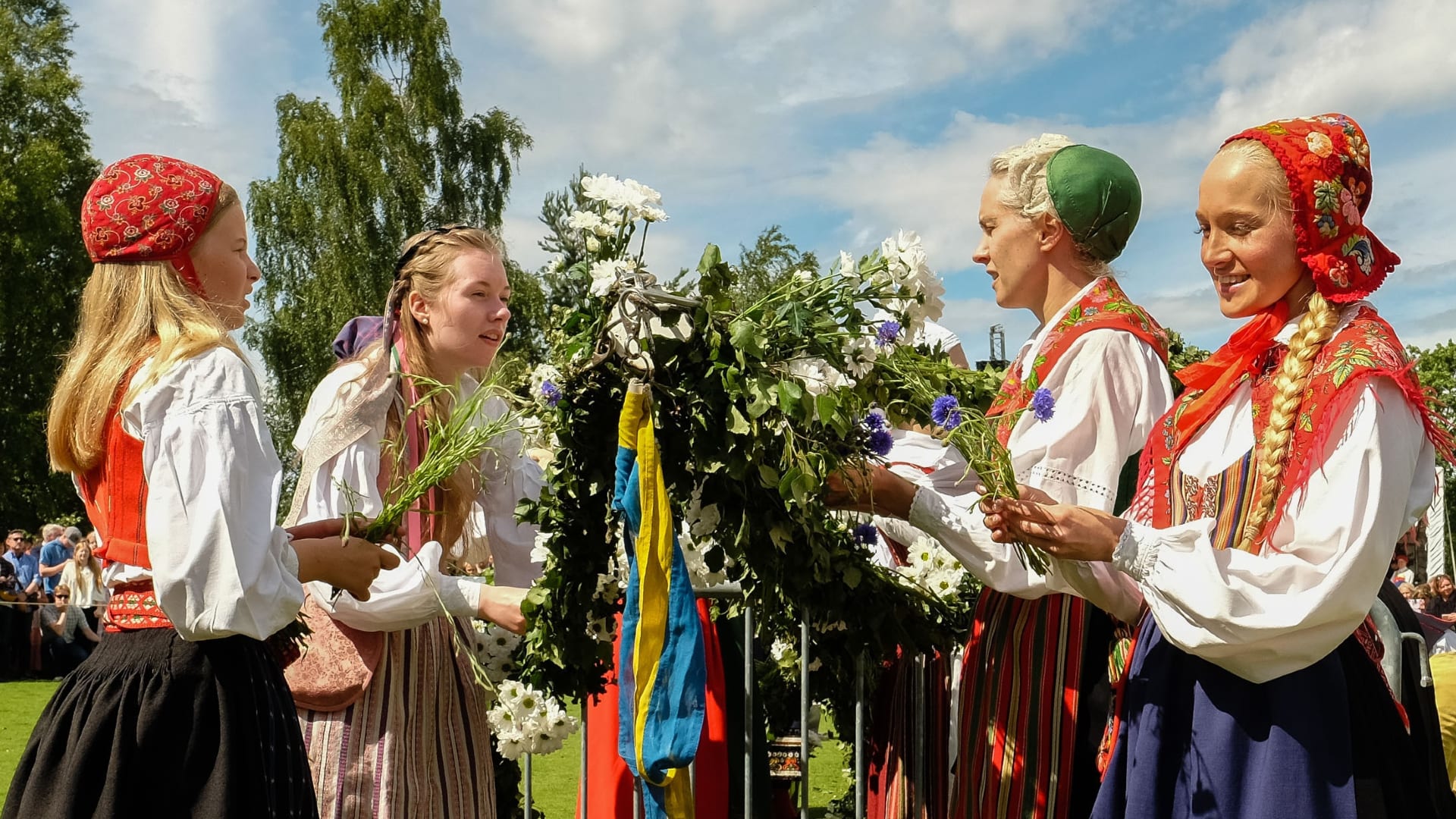 Waarom vieren wij eigenlijk geen 'midzomer'? 'Er wordt stevig gedronken'
