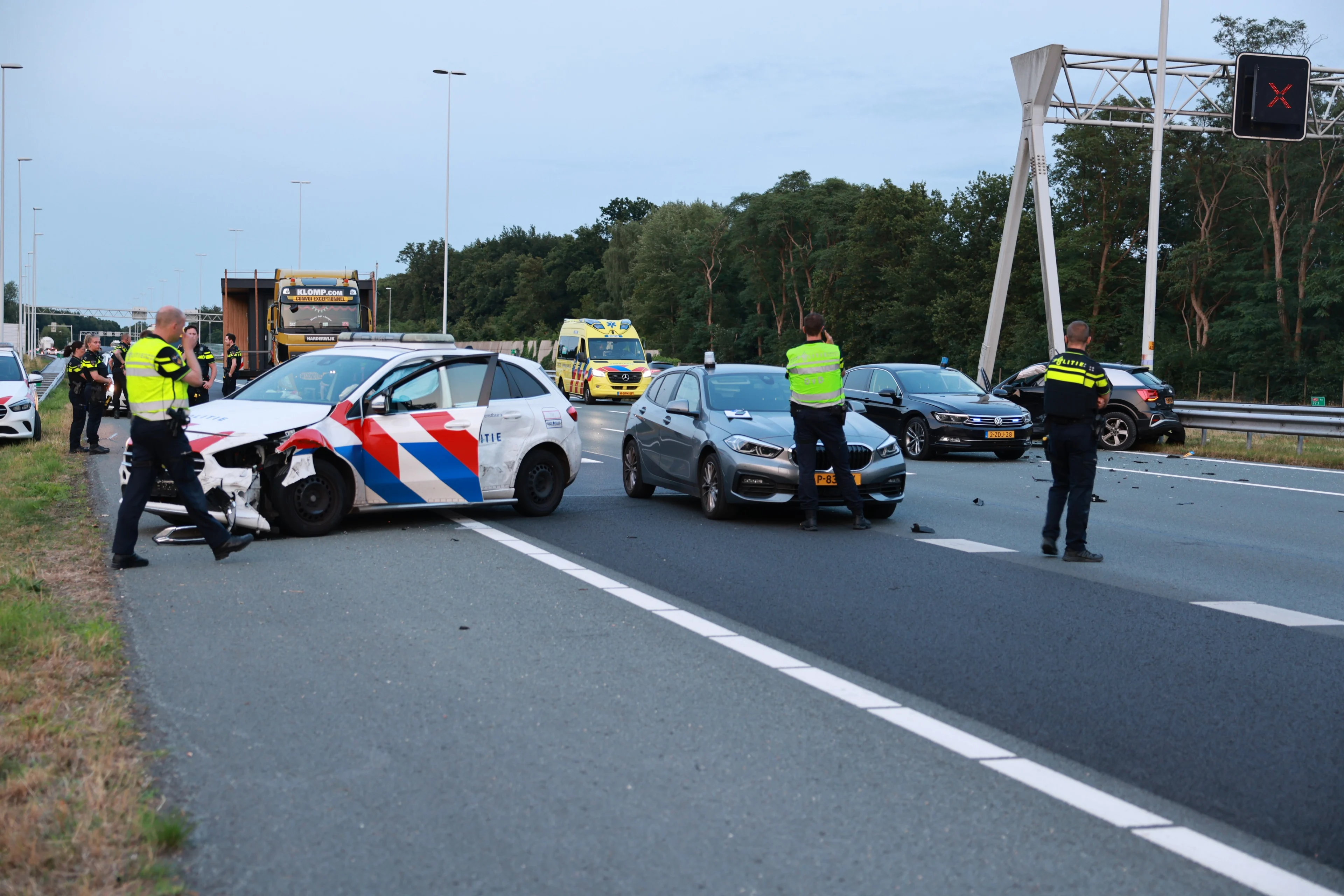 Ernstig ongeval met meerdere gewonden op A12 na politieachtervolging op hoge snelheid