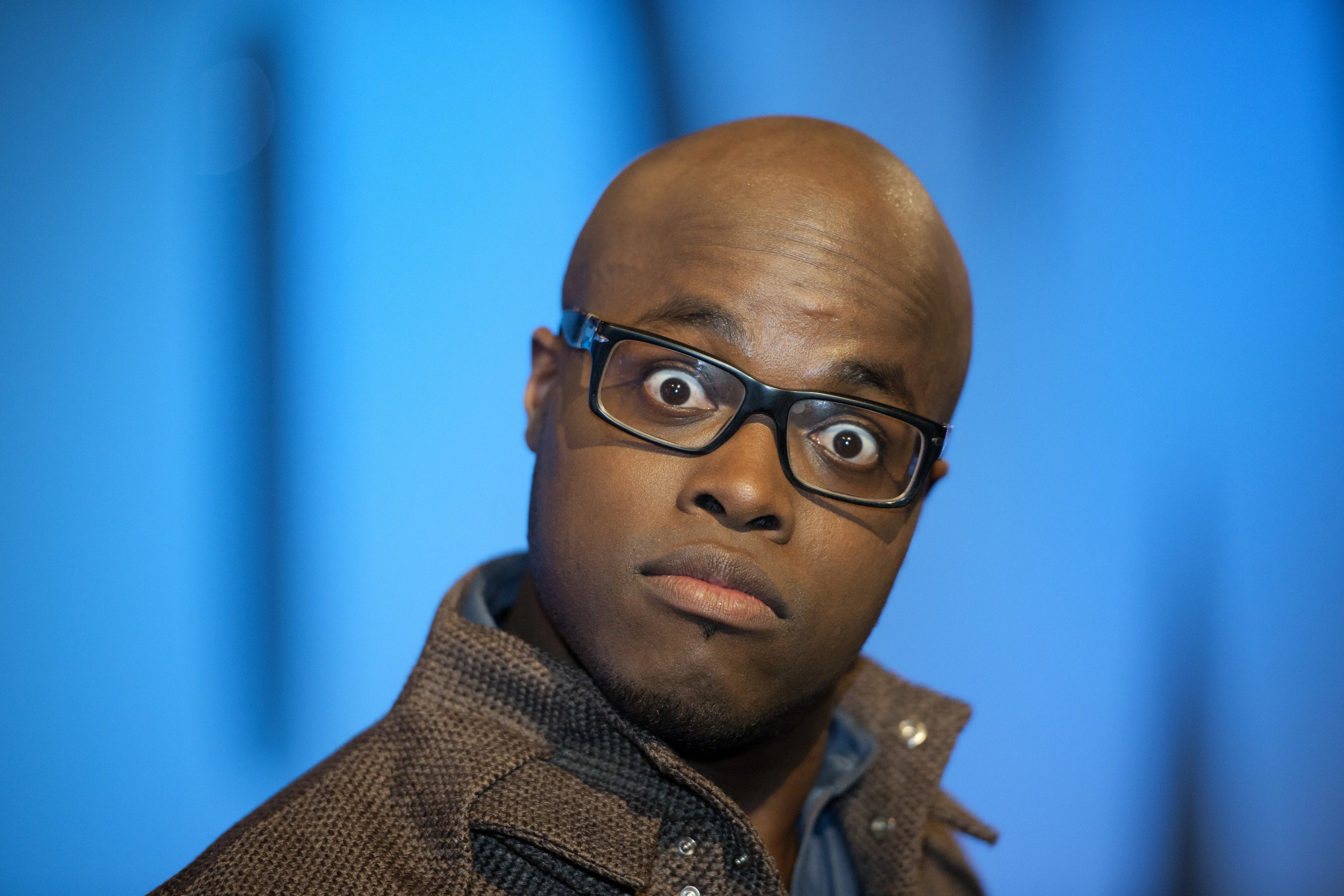 Jandino Asporaat wil niet aanschuiven in talkshows: 'Ze zorgen voor verdeeldheid'