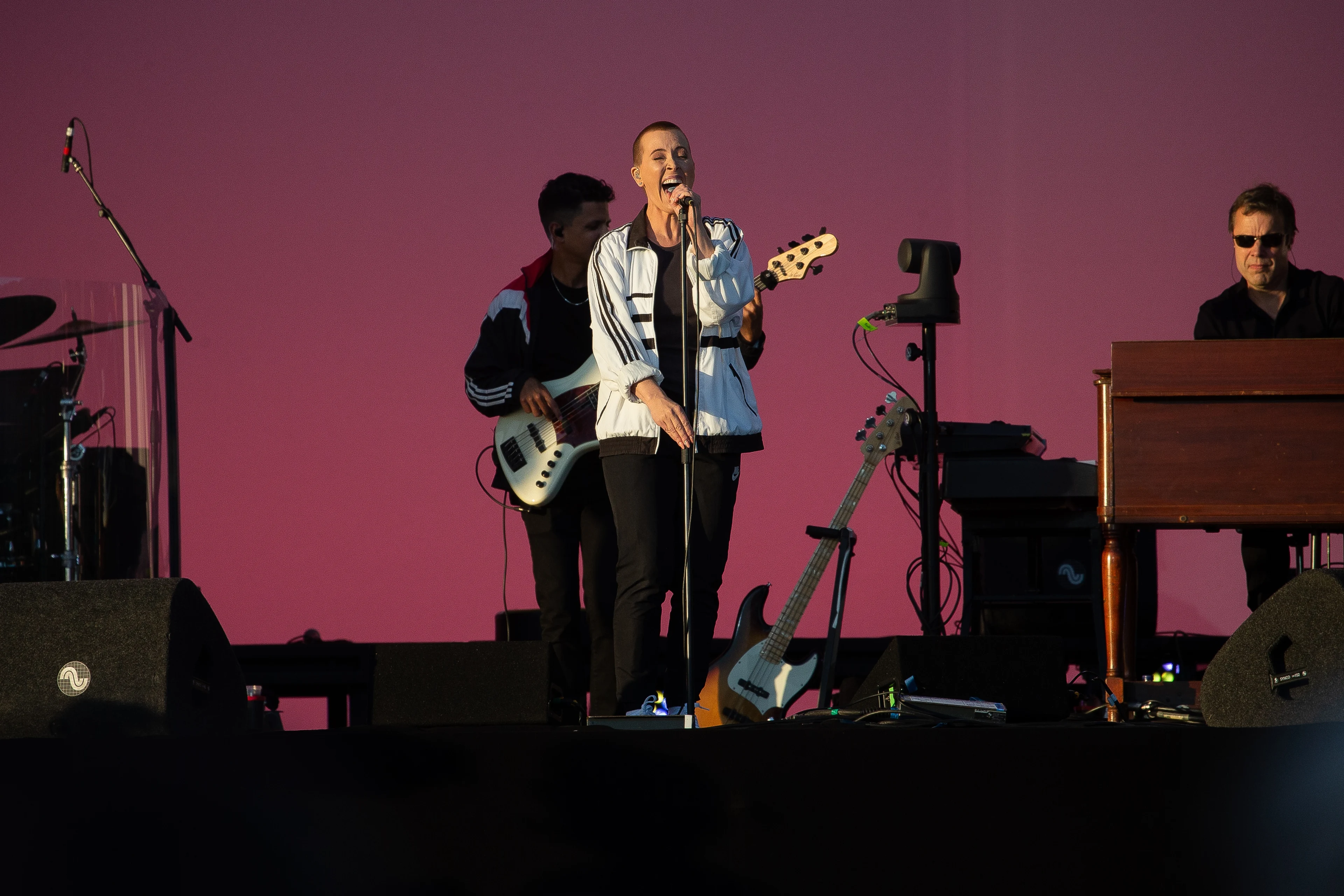 Duizenden mensen op Malieveld voor Anouk die jawoord geeft tijdens concert