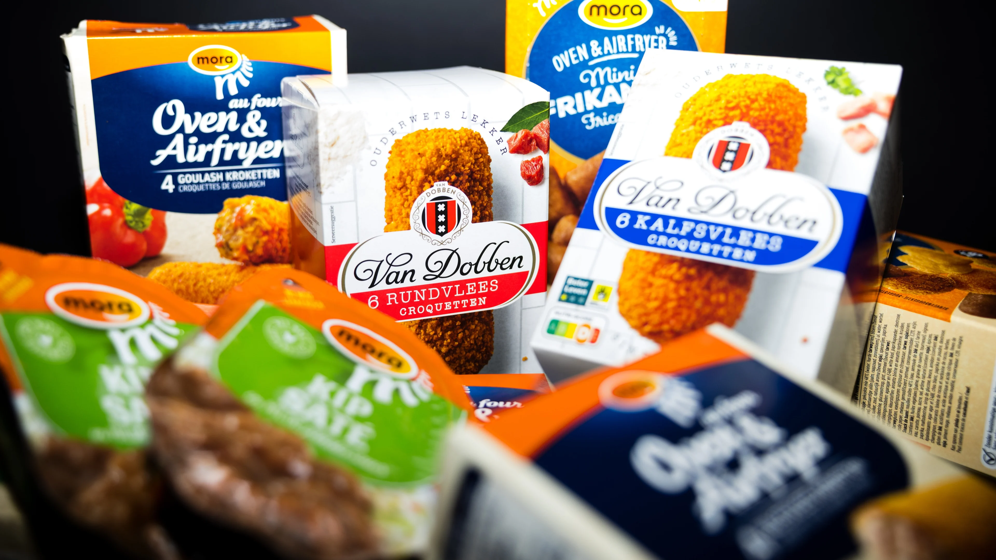 Snackfabrikant van Mora en Van Dobben wil helft fabrieken sluiten