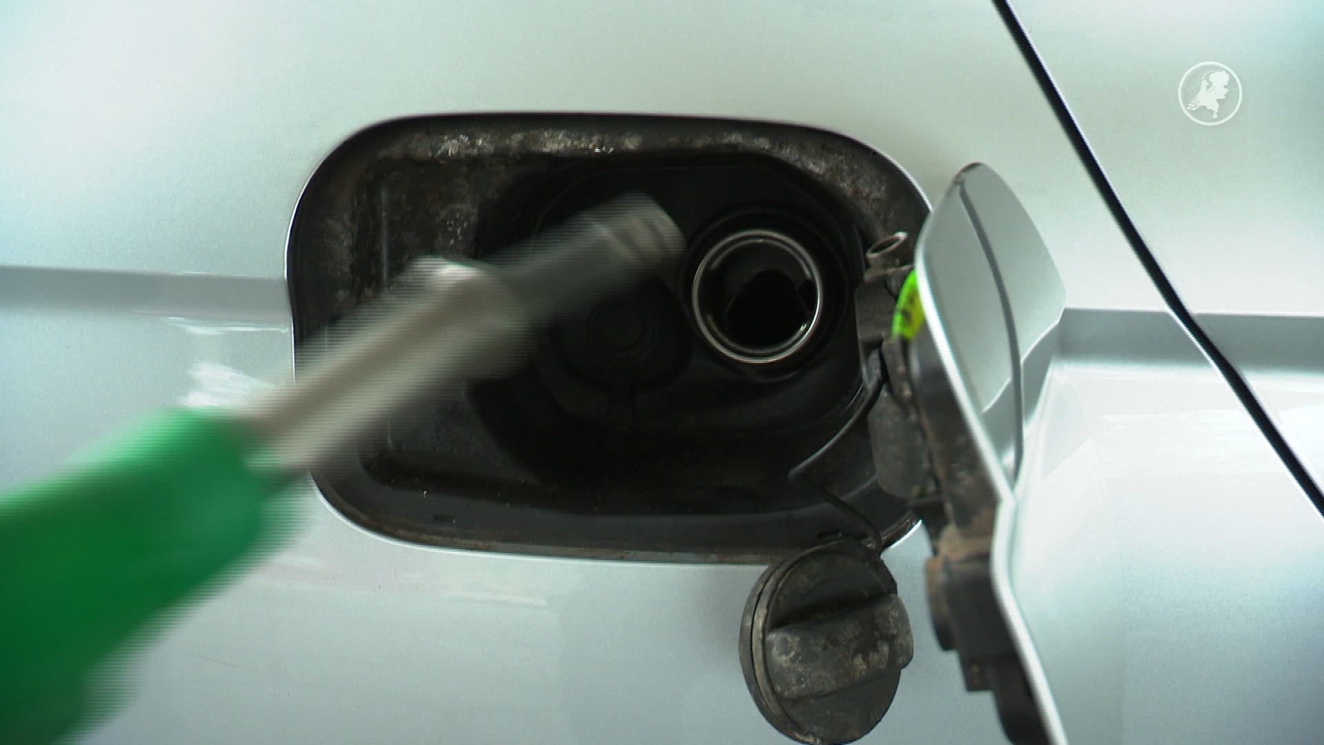 Belgen zijn Nederlandse tanktoeristen zat: 'Files en gevaarlijke situaties'