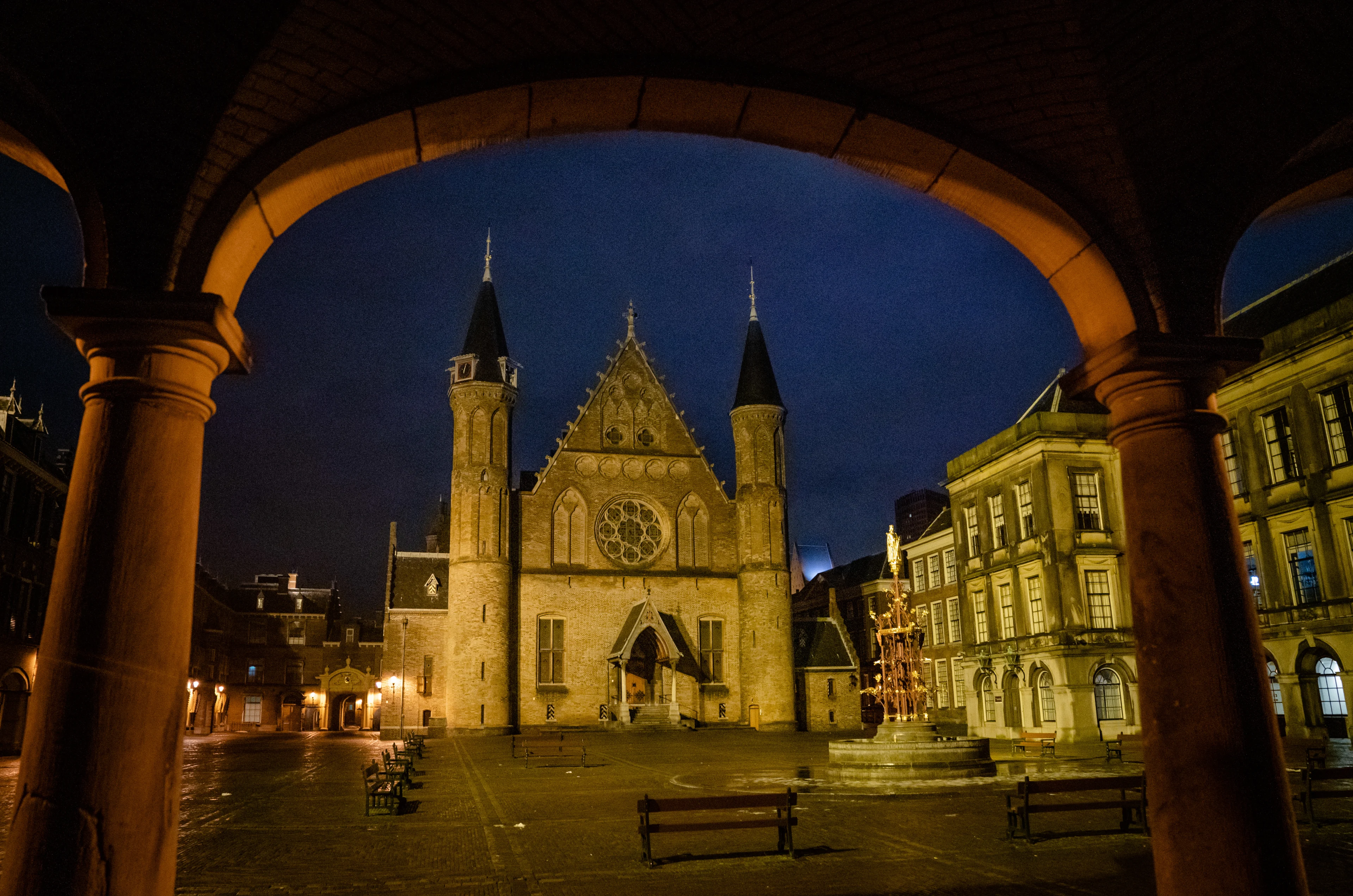 KIJK LIVE MEE: Technische briefing over spoedwet voor avondklok