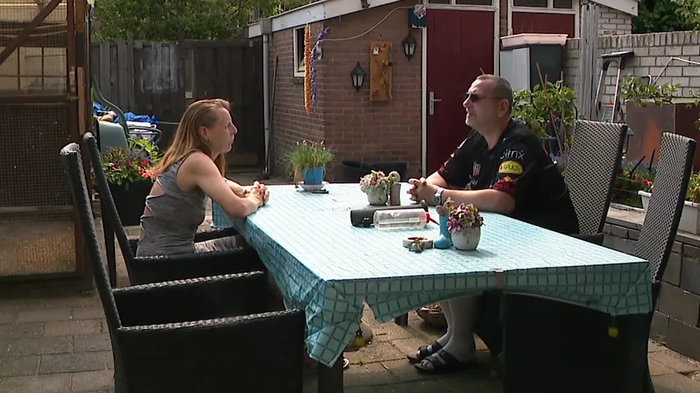 Huis van Petra en zieke man wordt gesloopt, maar ze kunnen nieuwe woning niet betalen