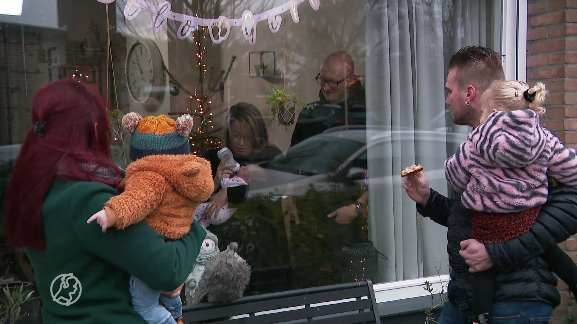 Creatief in coronatijd: van (k)raamvisite tot allerlei drive-thru's