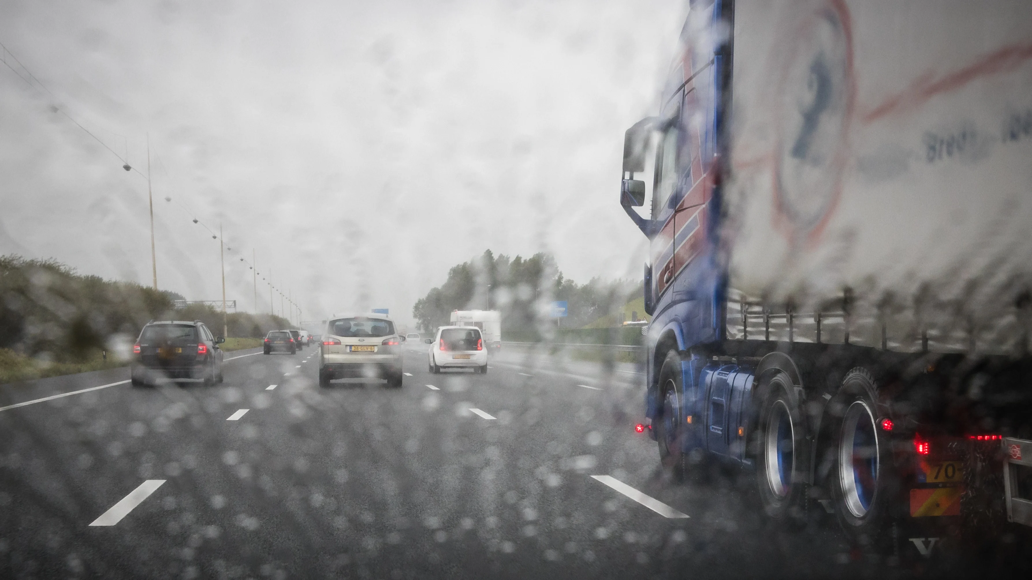 Verkeerschaos verwacht komende dagen door veel regen: 'Zeer druk'