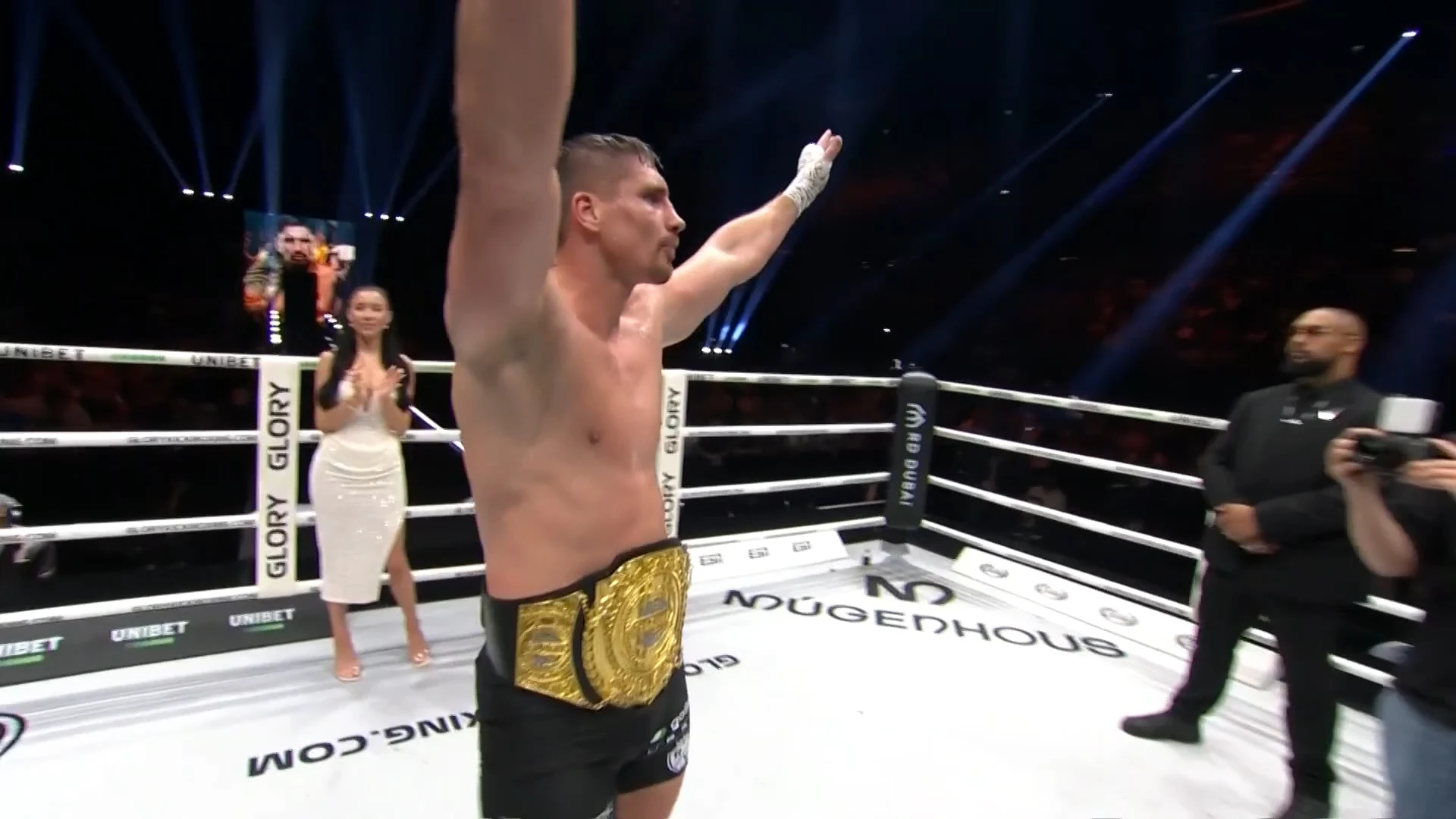 Verhoeven over Vakhitov na GLORY 100-winst: 'This guy is so freaking food'