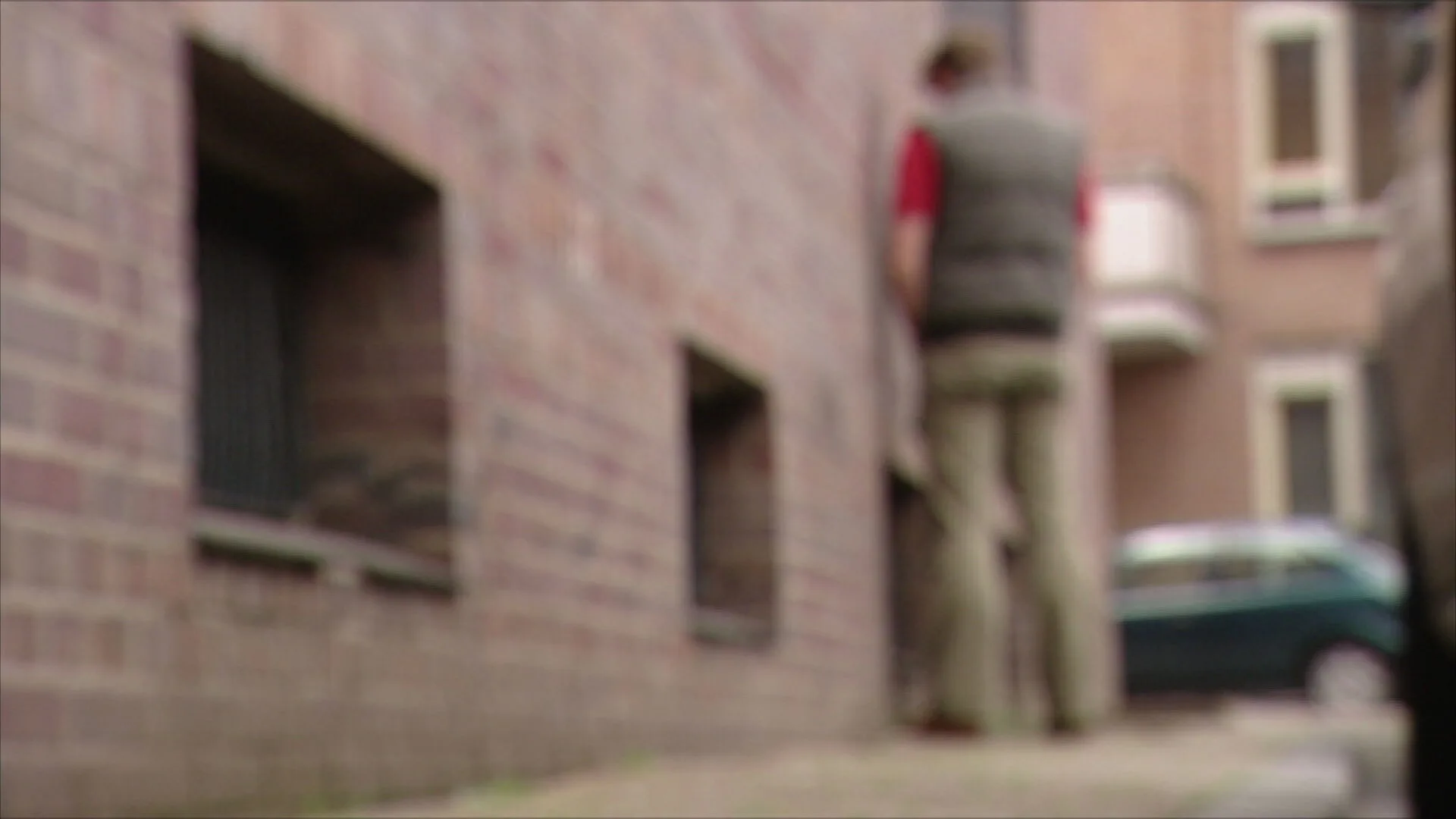 Meer Nederlanders met open rits beboet, 17.000 wildplassers goed voor bijna 2,4 miljoen euro