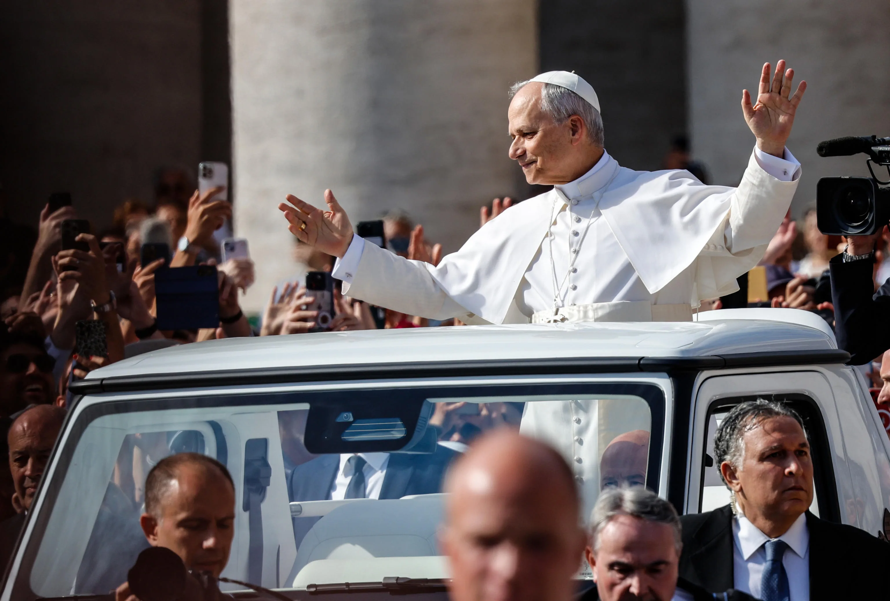Tienduizenden mensen bij inauguratie paus Leo XIV, ook Schoof en Máxima aanwezig