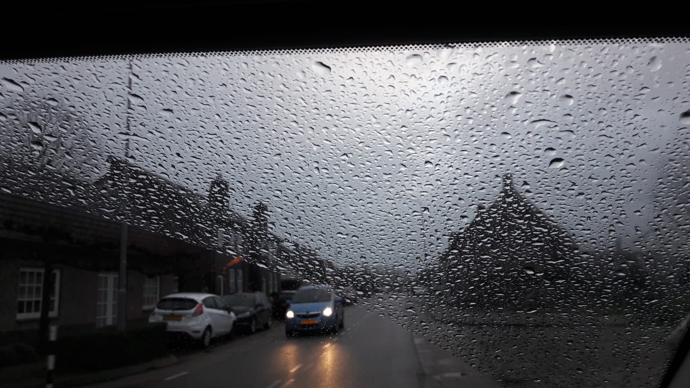 Kletsnatte dag voor de boeg met kans op onweer in de avond
