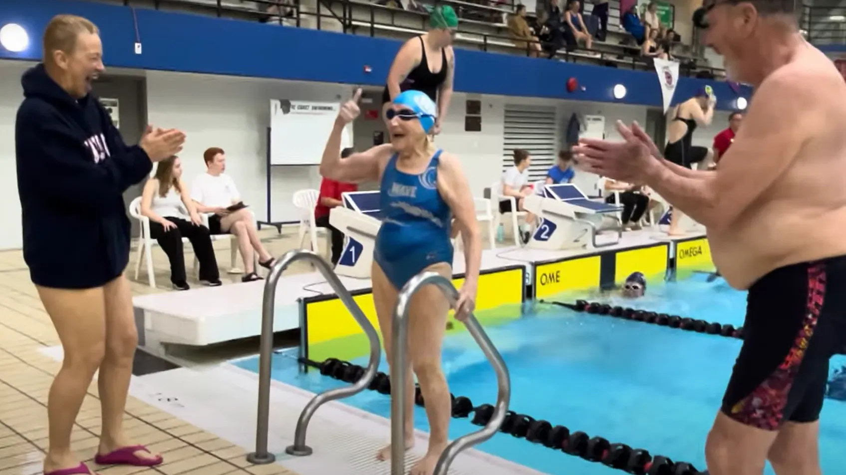 Ongelooflijk! Zwemster Betty Brussel (99) breekt drie wereldrecords