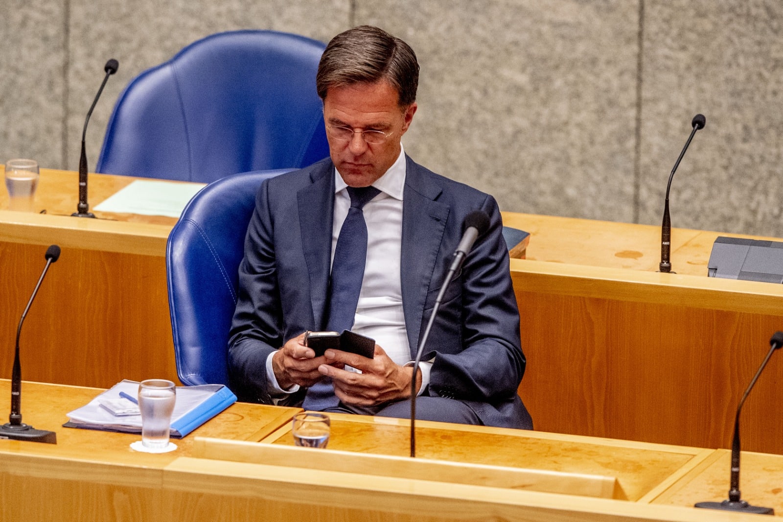 Inspectie: Rutte en ministerie in de fout met bewaren sms'jes