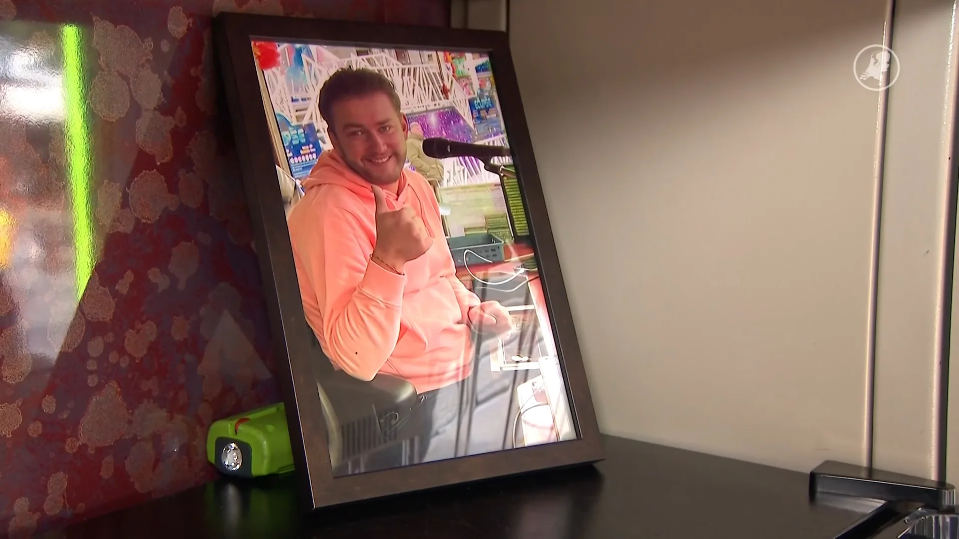 Kermisexploitant Hans (28) overleed plotseling, nu wordt hij geëerd met kermisaward