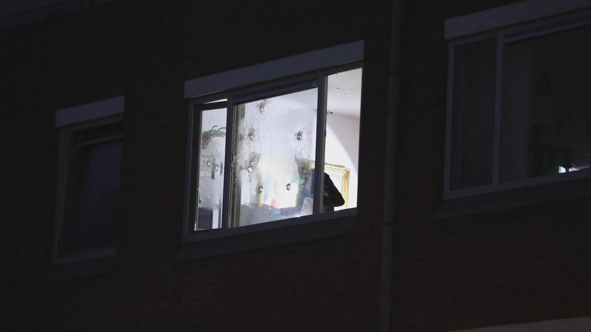 Opnieuw woning beschoten in Amsterdam, politie doet onderzoek