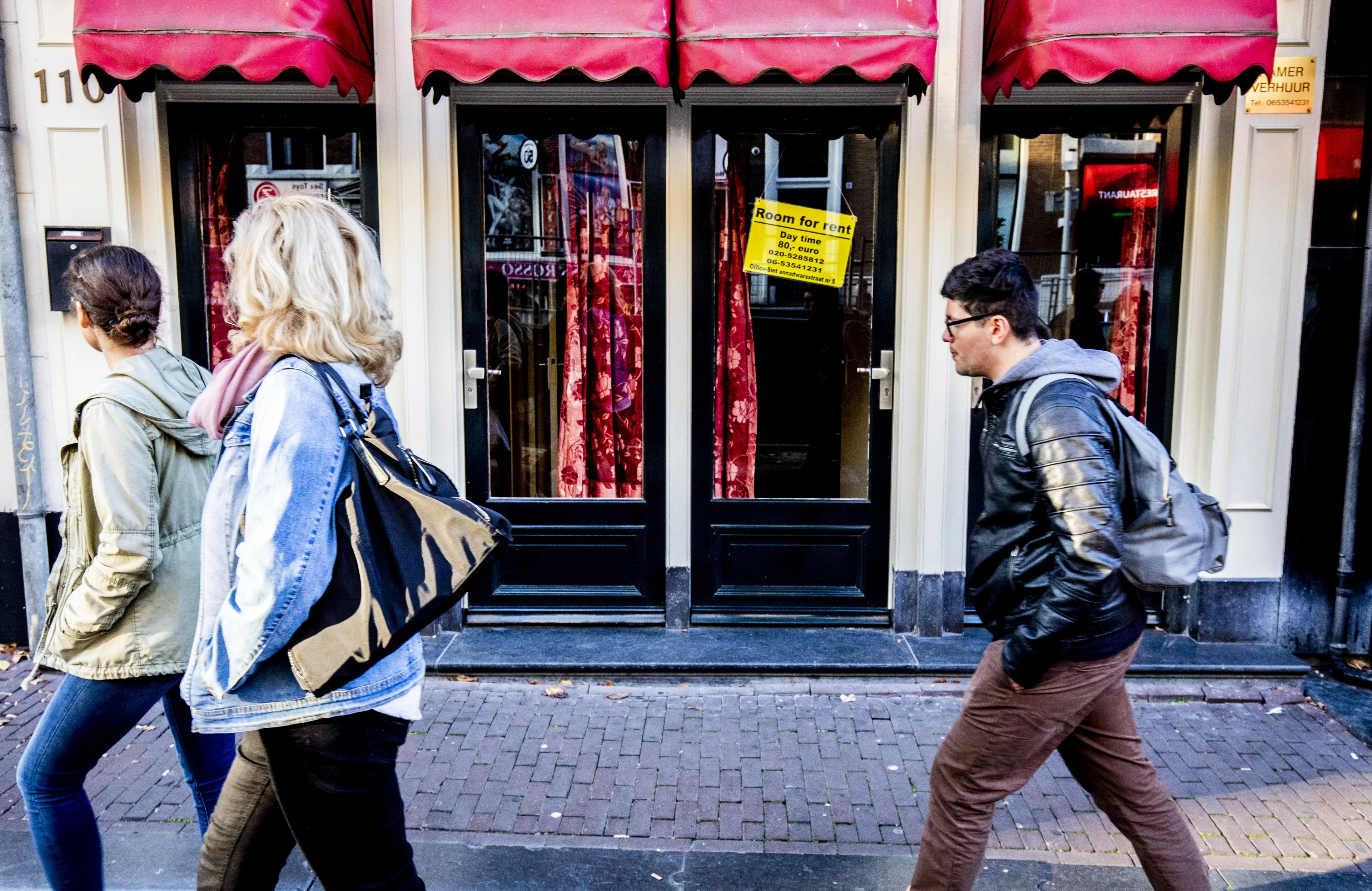 Amsterdamse raamprostituees wachten af wat de versoepeling brengt