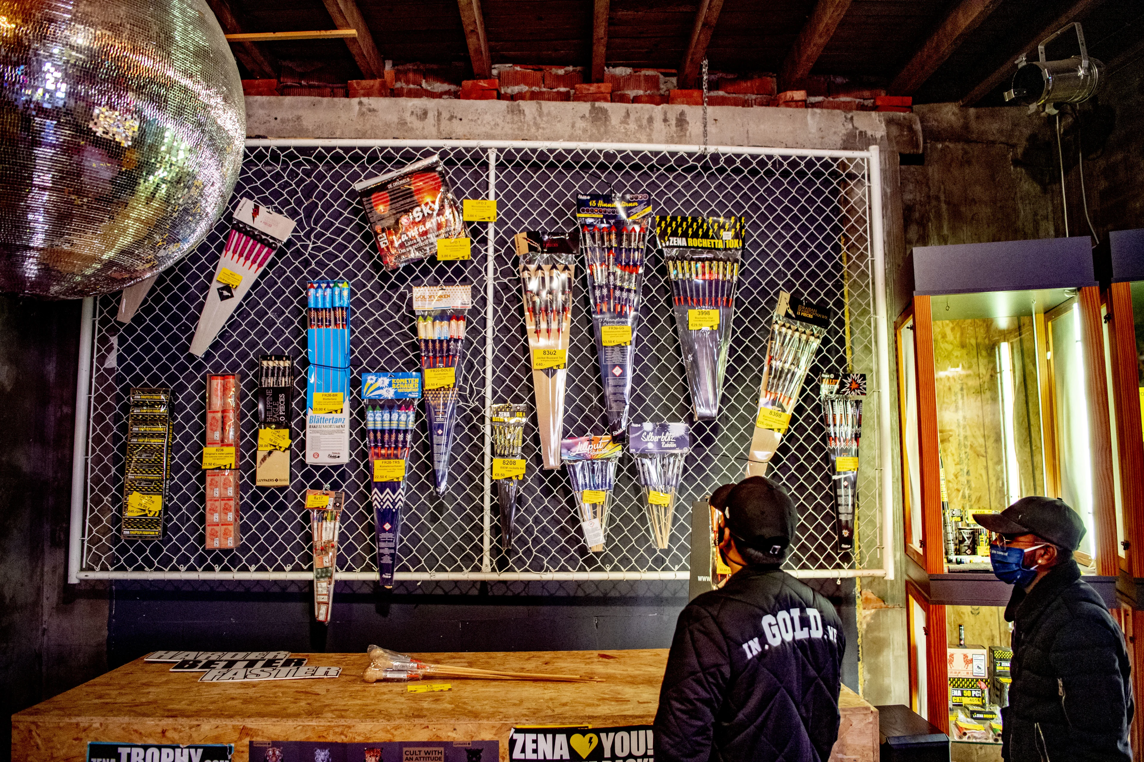 LIVEBLOG | Rutte: Meer vrijheid rond feestdagen lastig met deze cijfers • Aantal besmettingen opnieuw gestegen