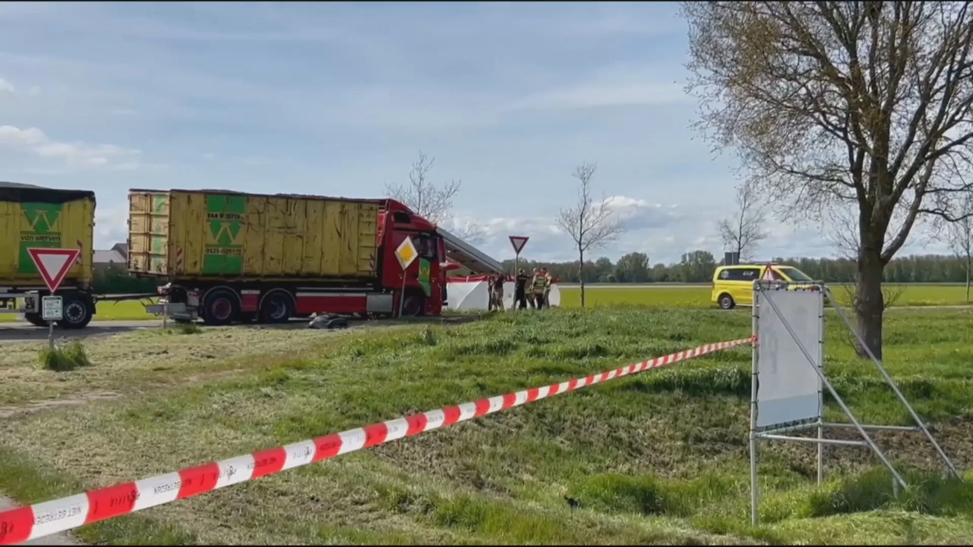Automobilist overleden na ongeluk met vrachtwagen in Lelystad