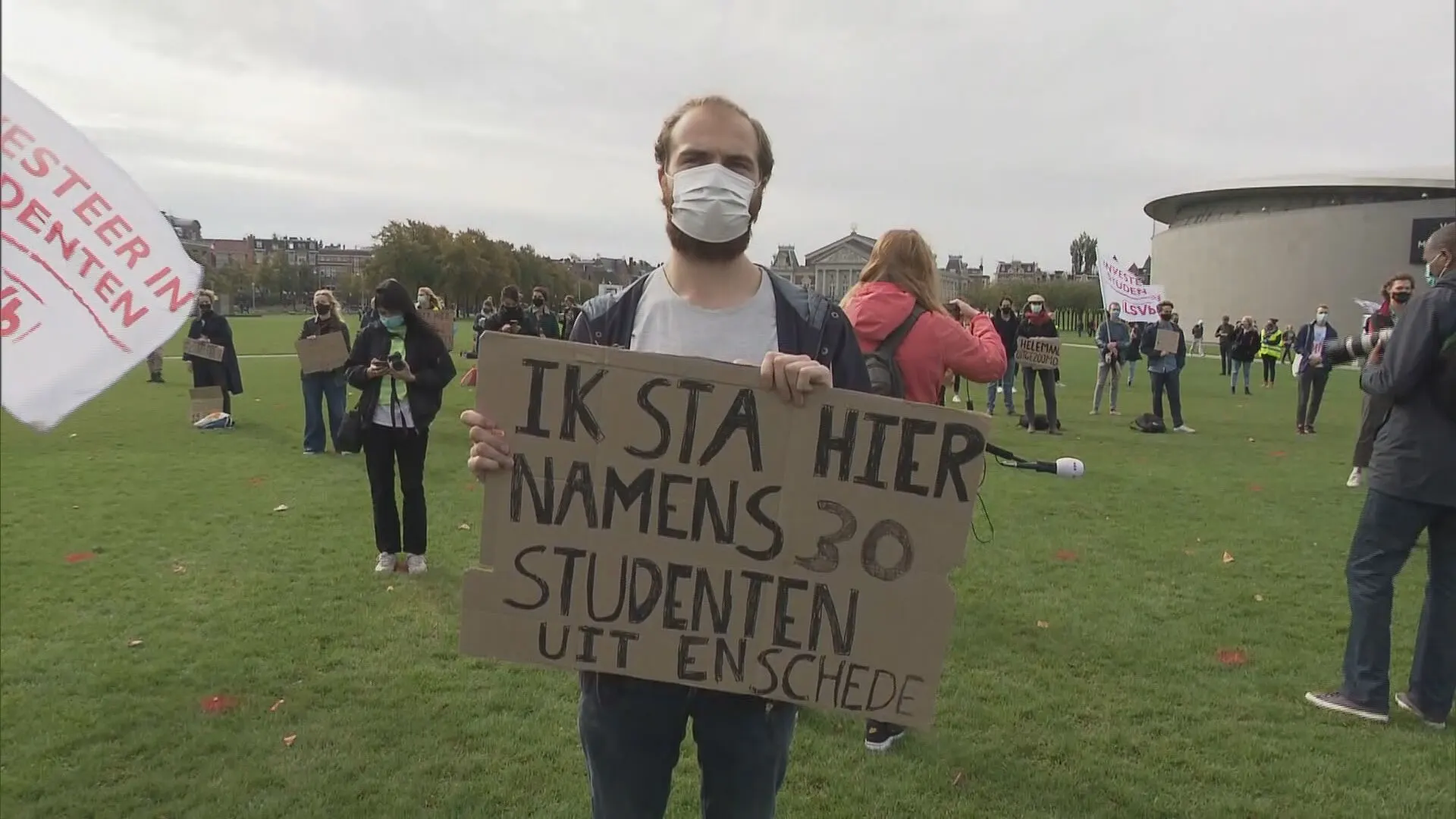 Studenten willen fysiek onderwijs, maar hogescholen 'staan met de rug tegen de muur'