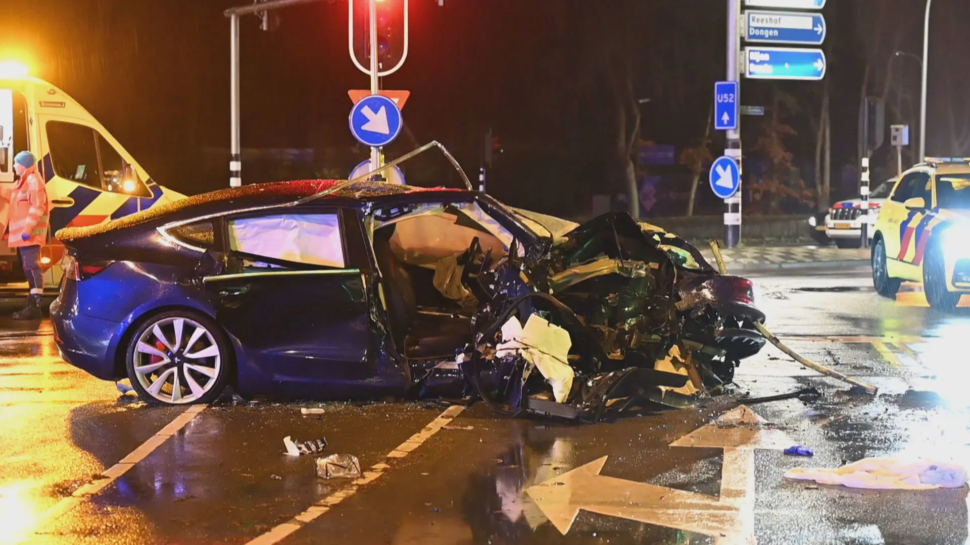 Slachtoffer (39) van heftig auto-ongeluk Tilburg overleden, vier anderen in ziekenhuis