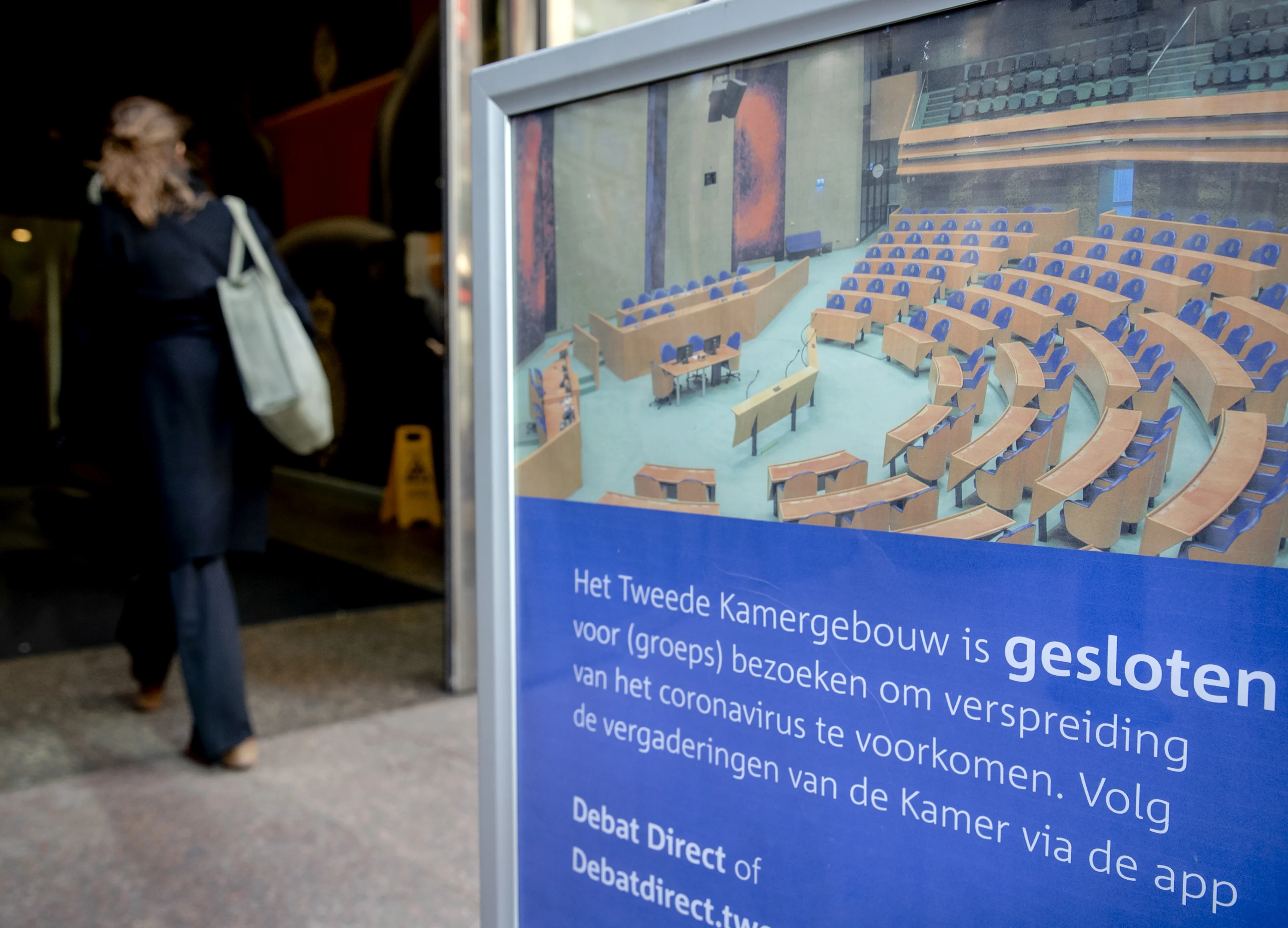 Eerste Kamer vergadert niet meer vanwege coronavirus, maximaal honderd leden in Tweede Kamer