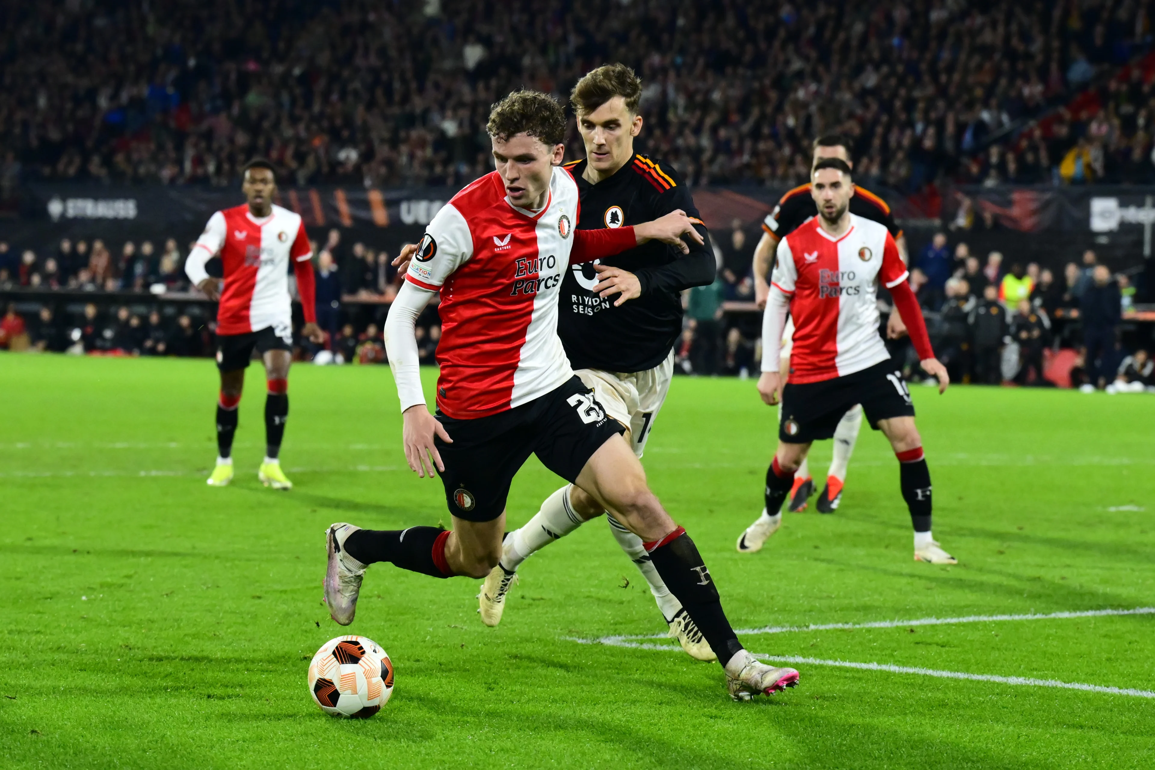 Feyenoord in Europa League niet langs angstgegner AS Roma: 1-1
