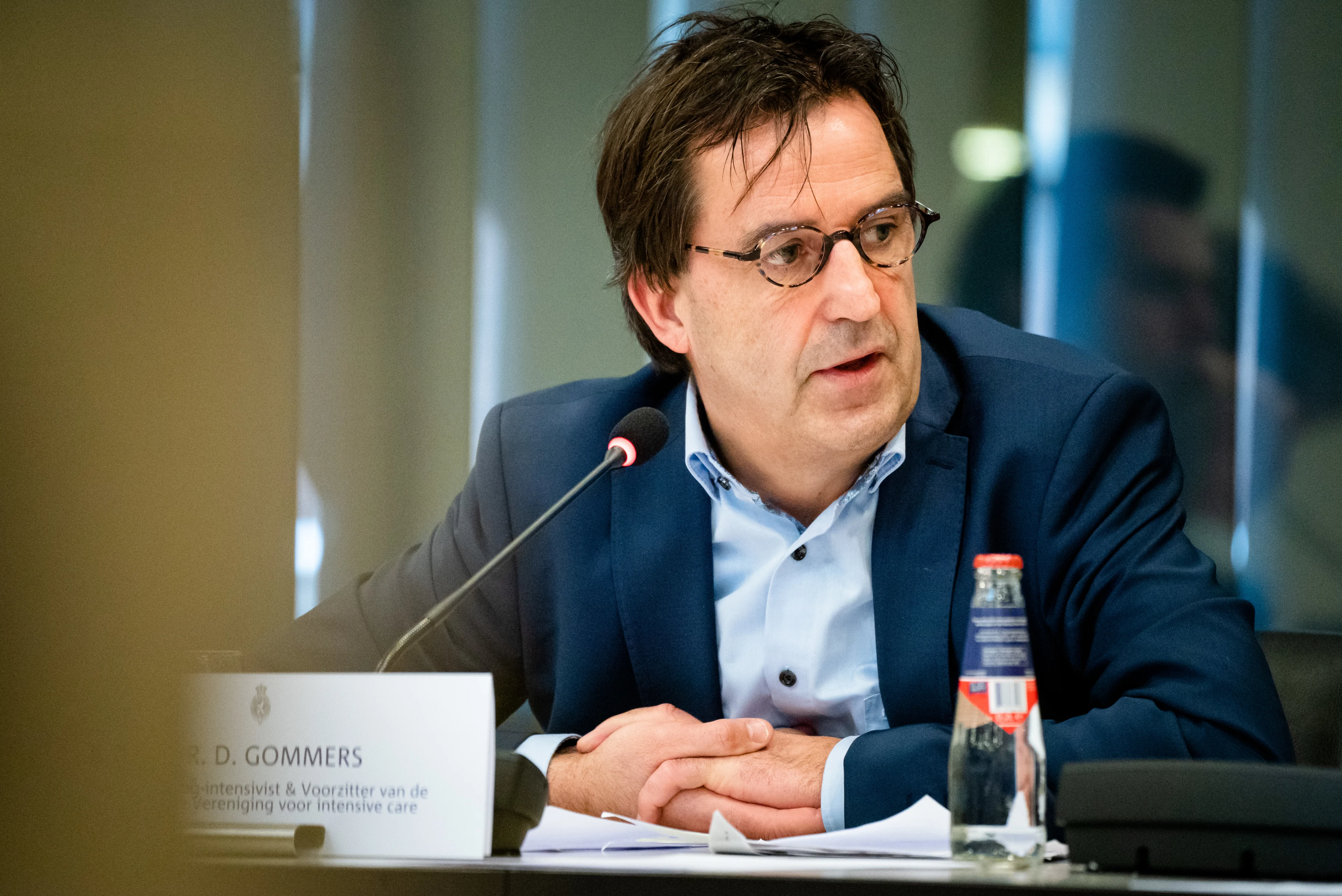 IC-baas Gommers vindt verscherpingen logisch: 'We moeten de stijging stoppen'