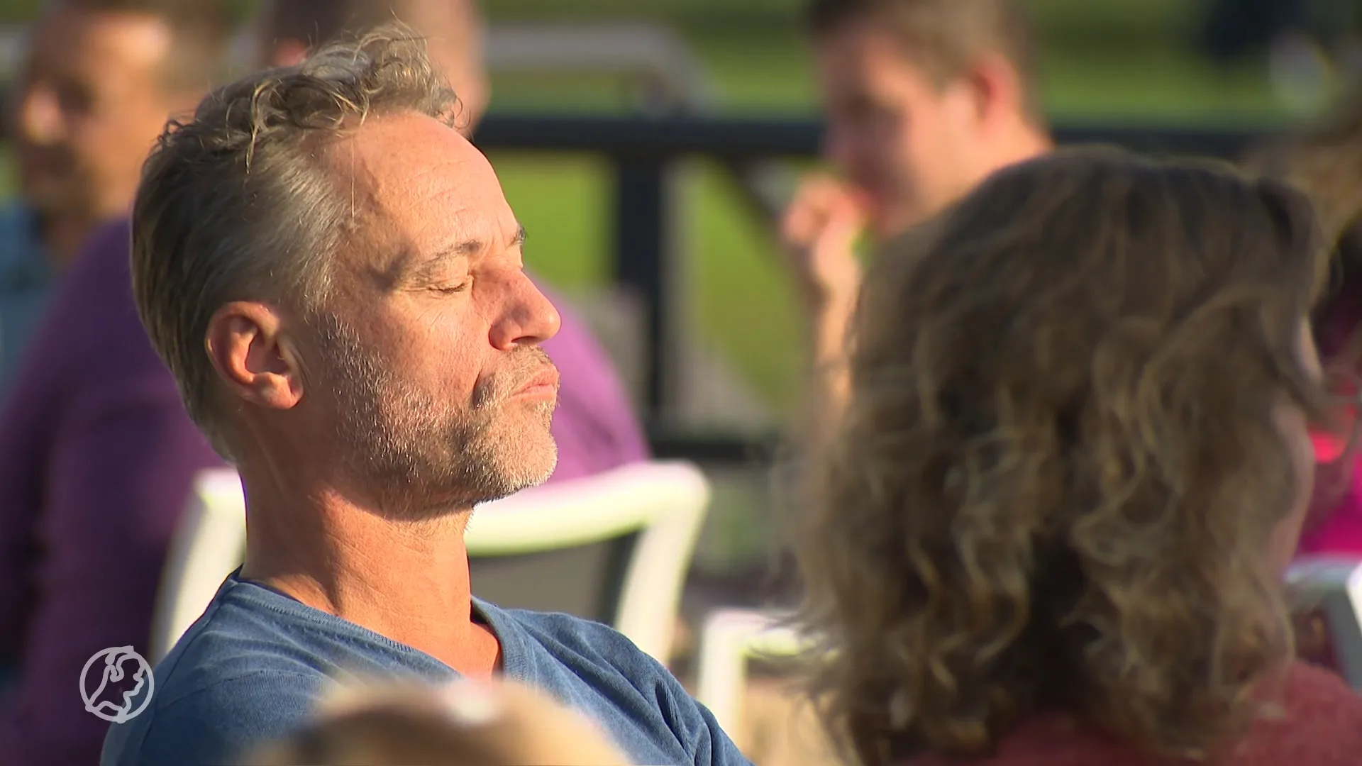 We genieten volop van het herfstzonnetje: 'Biertje smaakt beter in de zon dan in de kou'