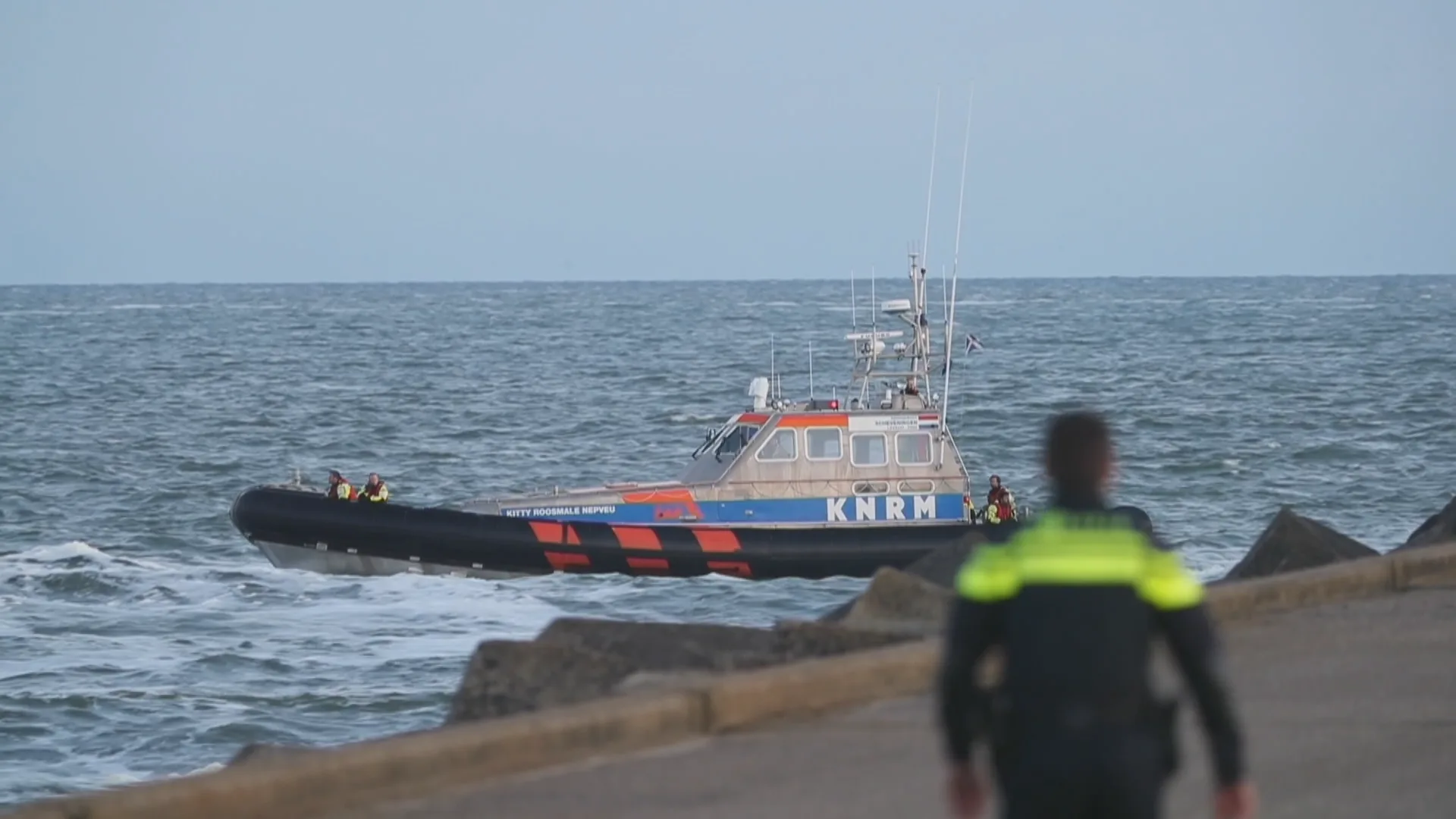 Zoektocht naar vijfde omgekomen surfer toch hervat