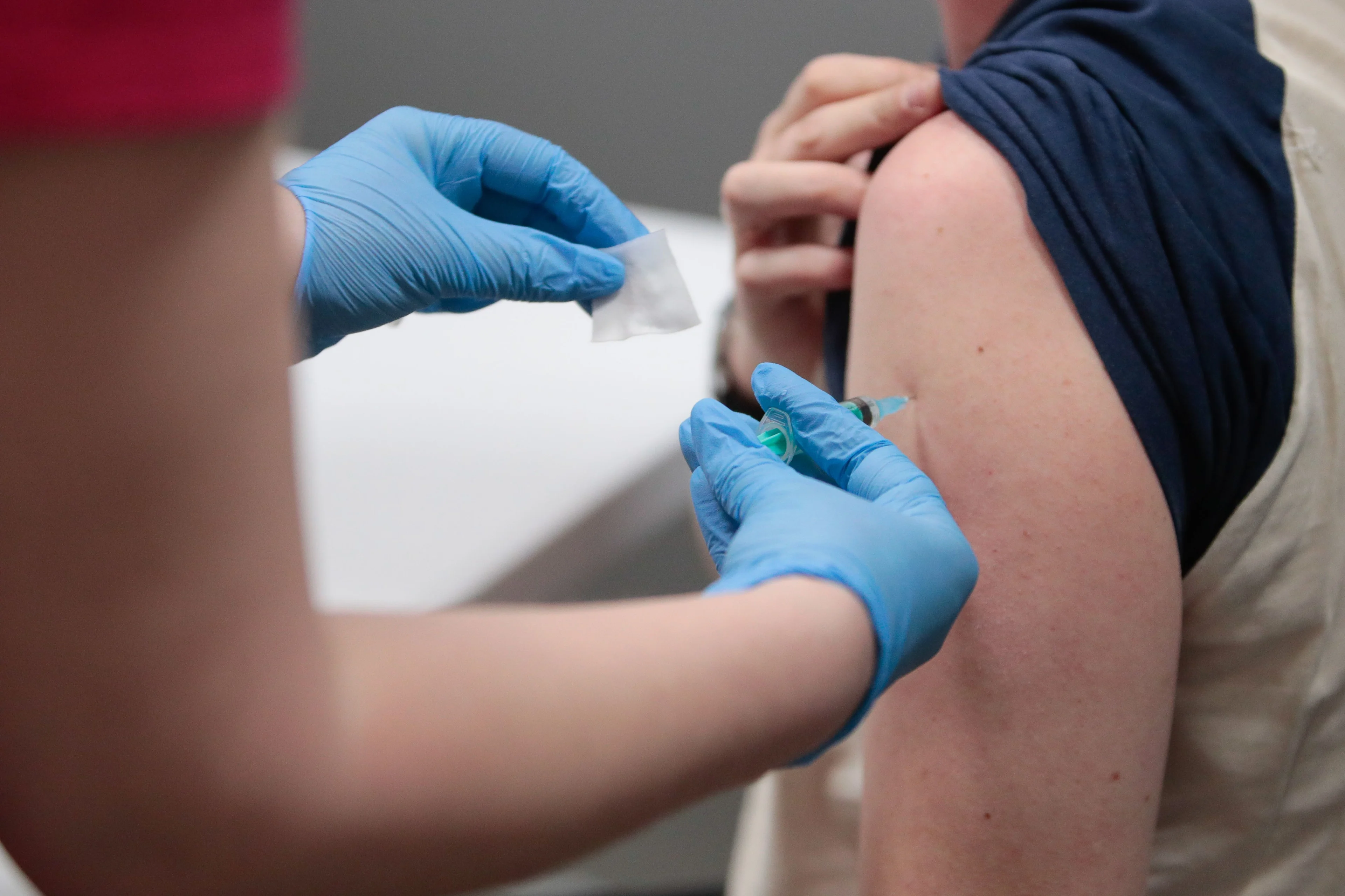 Een vaccinatie-afspraak maken nog vóór je aan de beurt bent? Tim (16) lukte het ook