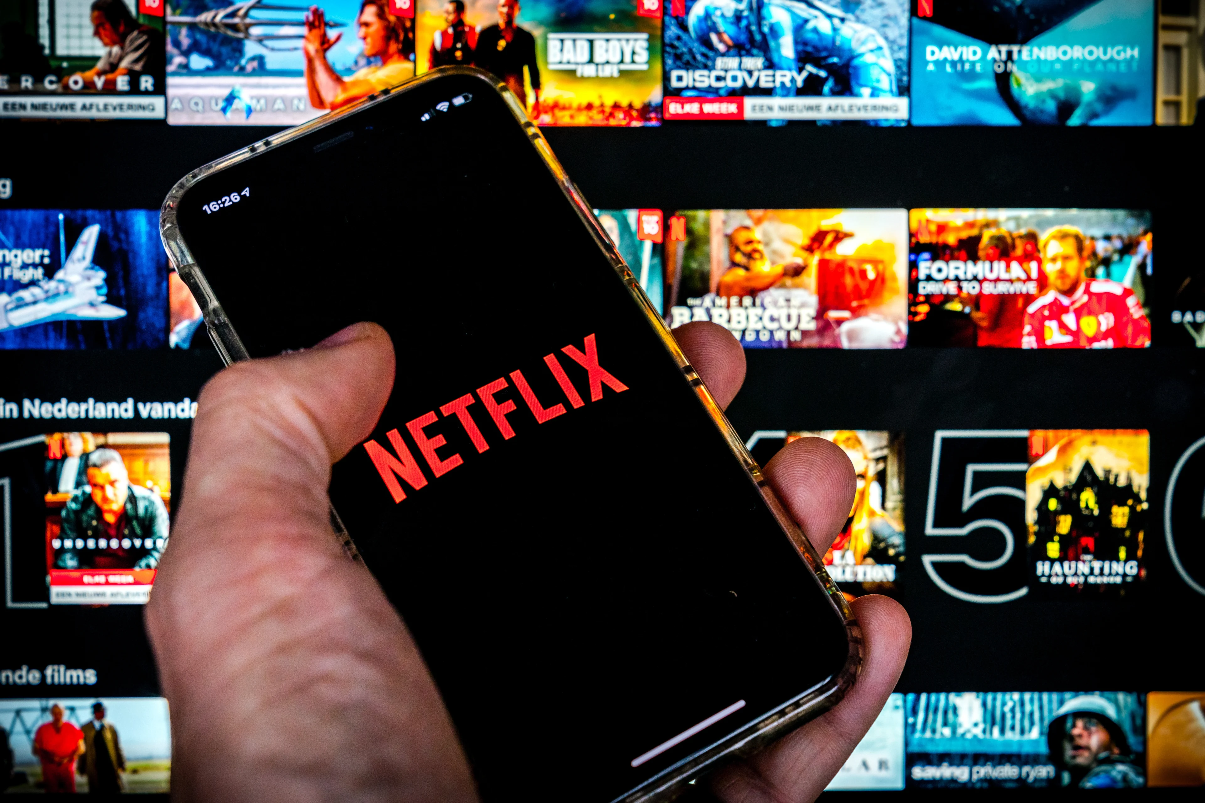 Deel jij één Netflix-account met anderen? Dat moet je mogelijk extra gaan betalen