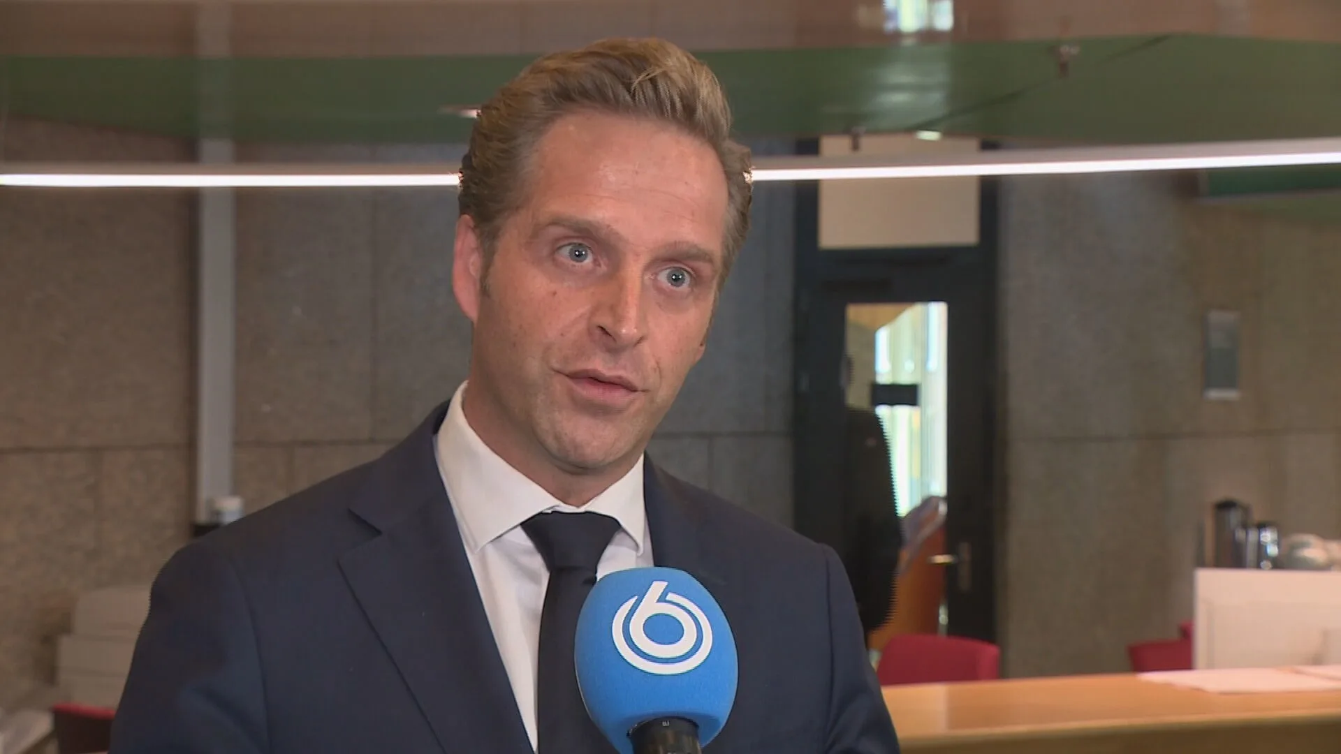 De Jonge voelt haast met coronamaatregelen: 'Er is echt werk aan de winkel'