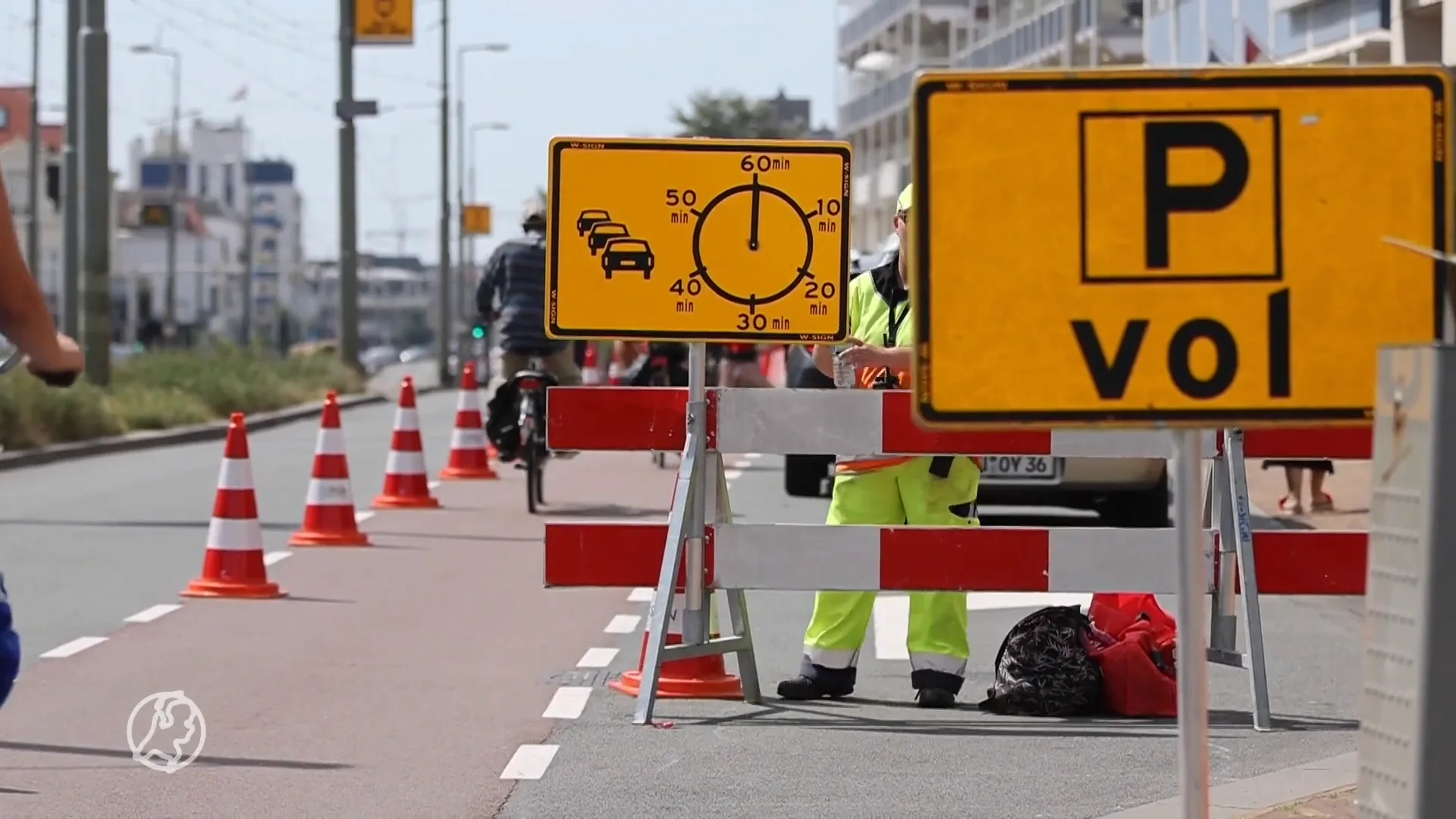 Scheveningse ondernemers zijn boos over plan voor 'exorbitant' zomerparkeertarief