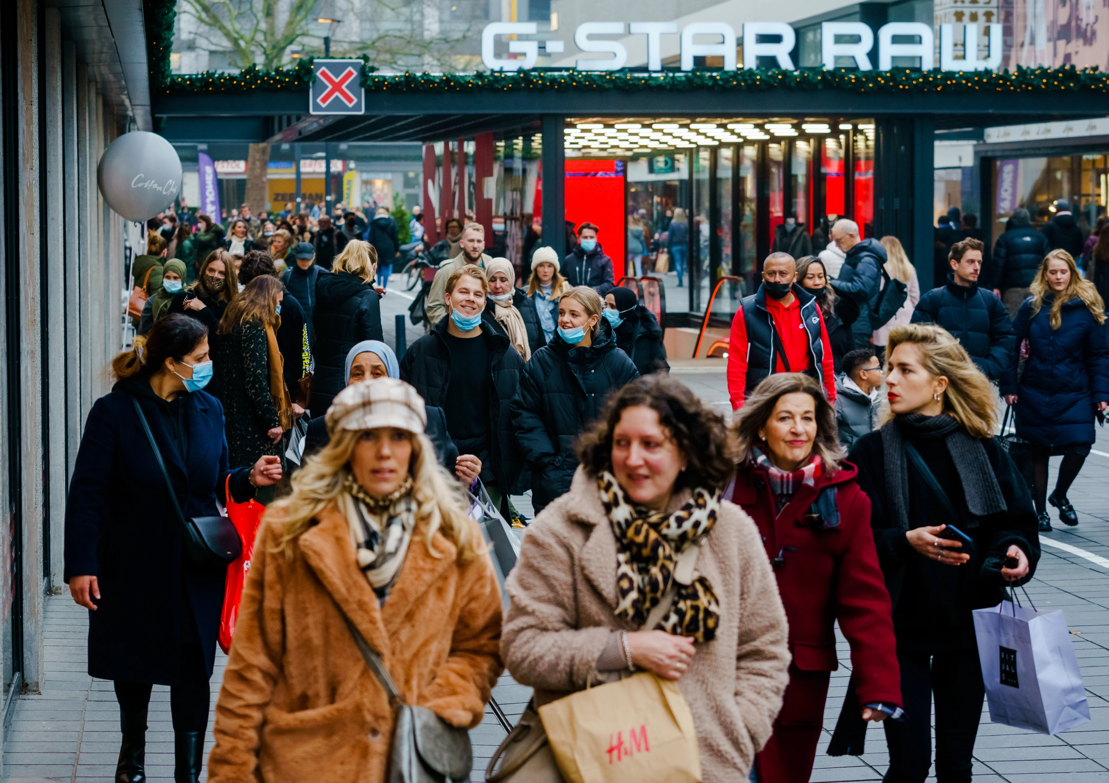 Pre-lockdown stormloop in winkelstraten: 'Kom niet meer naar Rotterdam!'