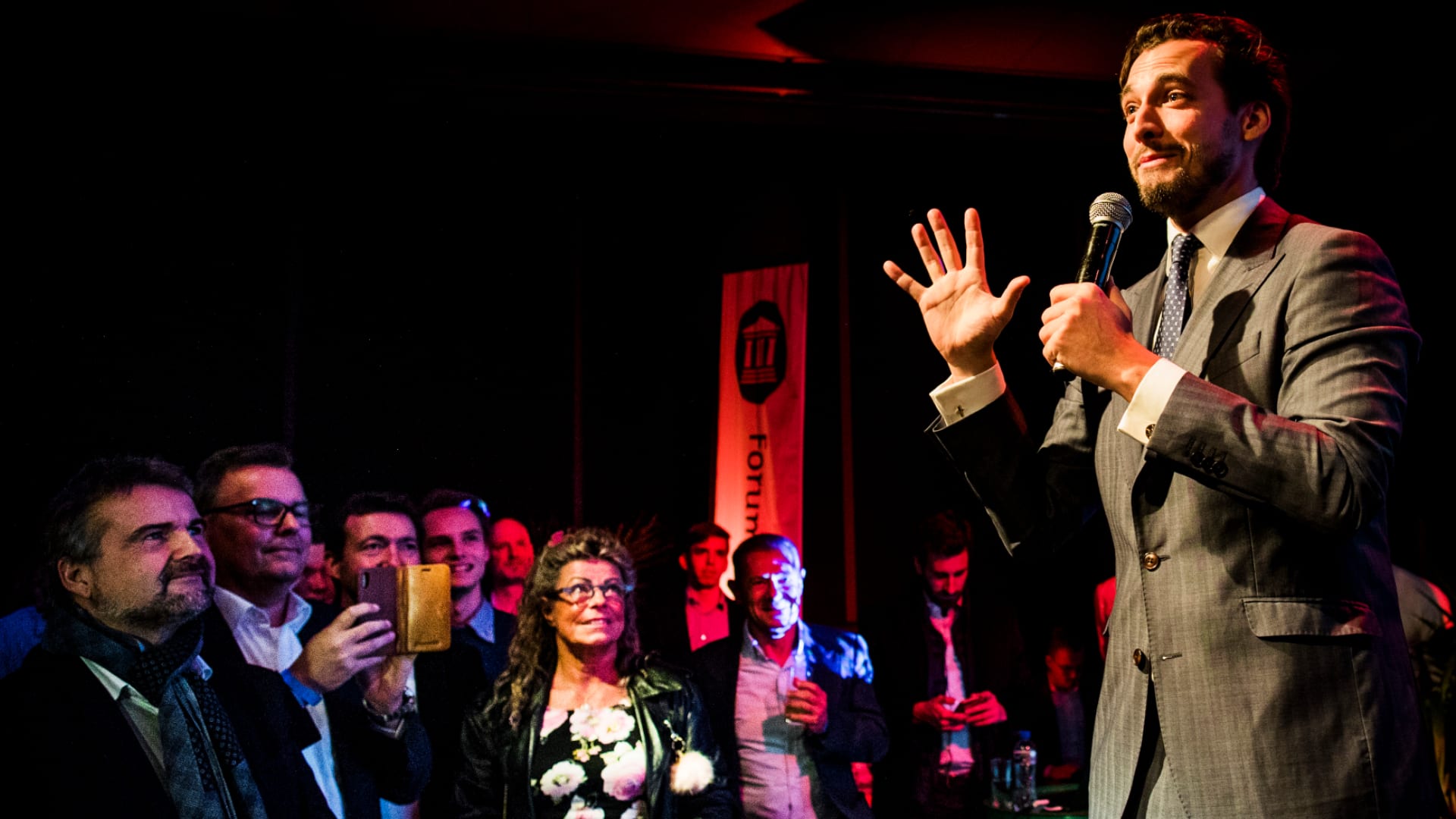 FvD-bestuur wil leden laten beslissen of Thierry Baudet mag blijven