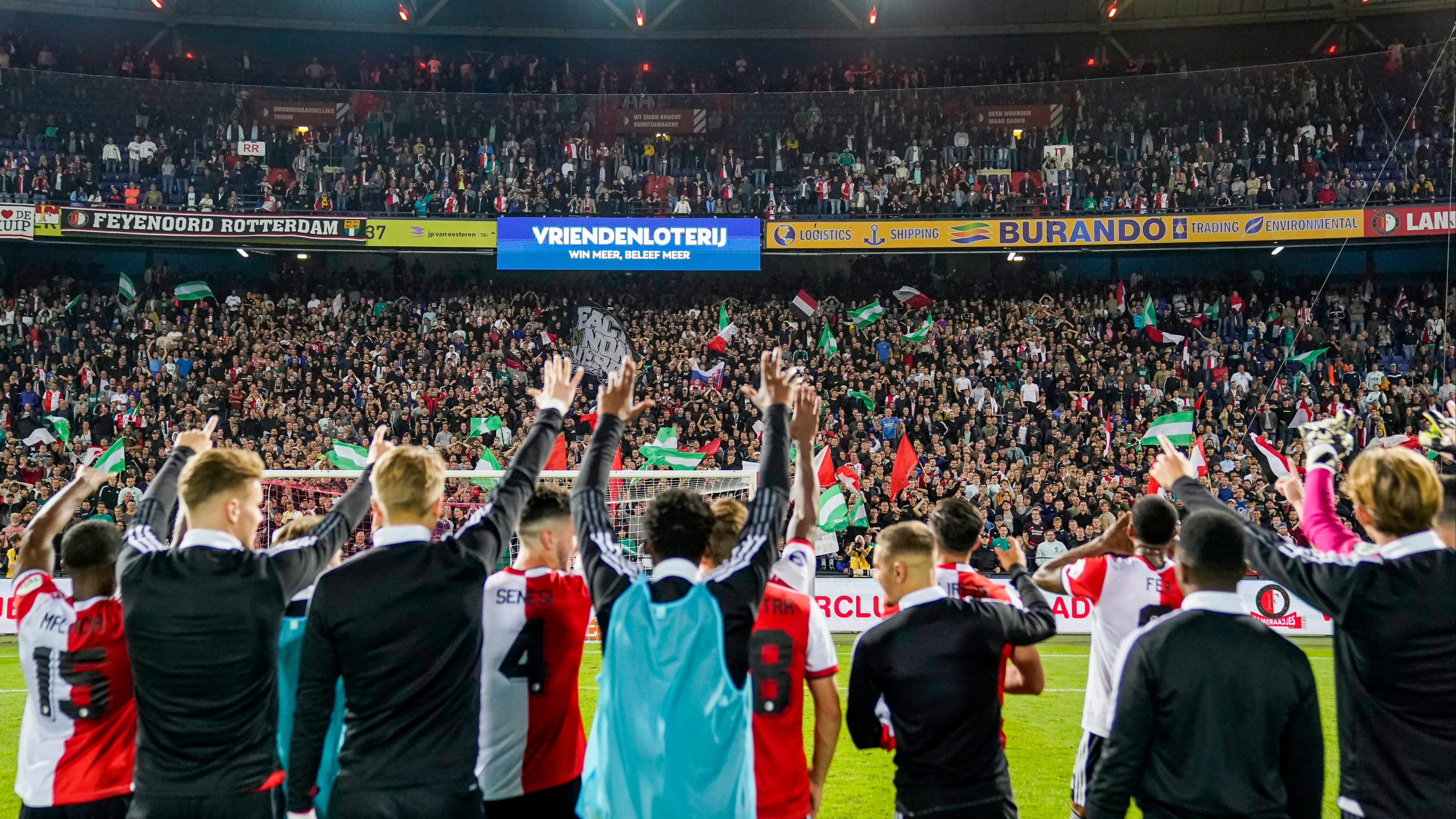 Feyenoord gooit Kuip weer helemaal open na oproep kabinet