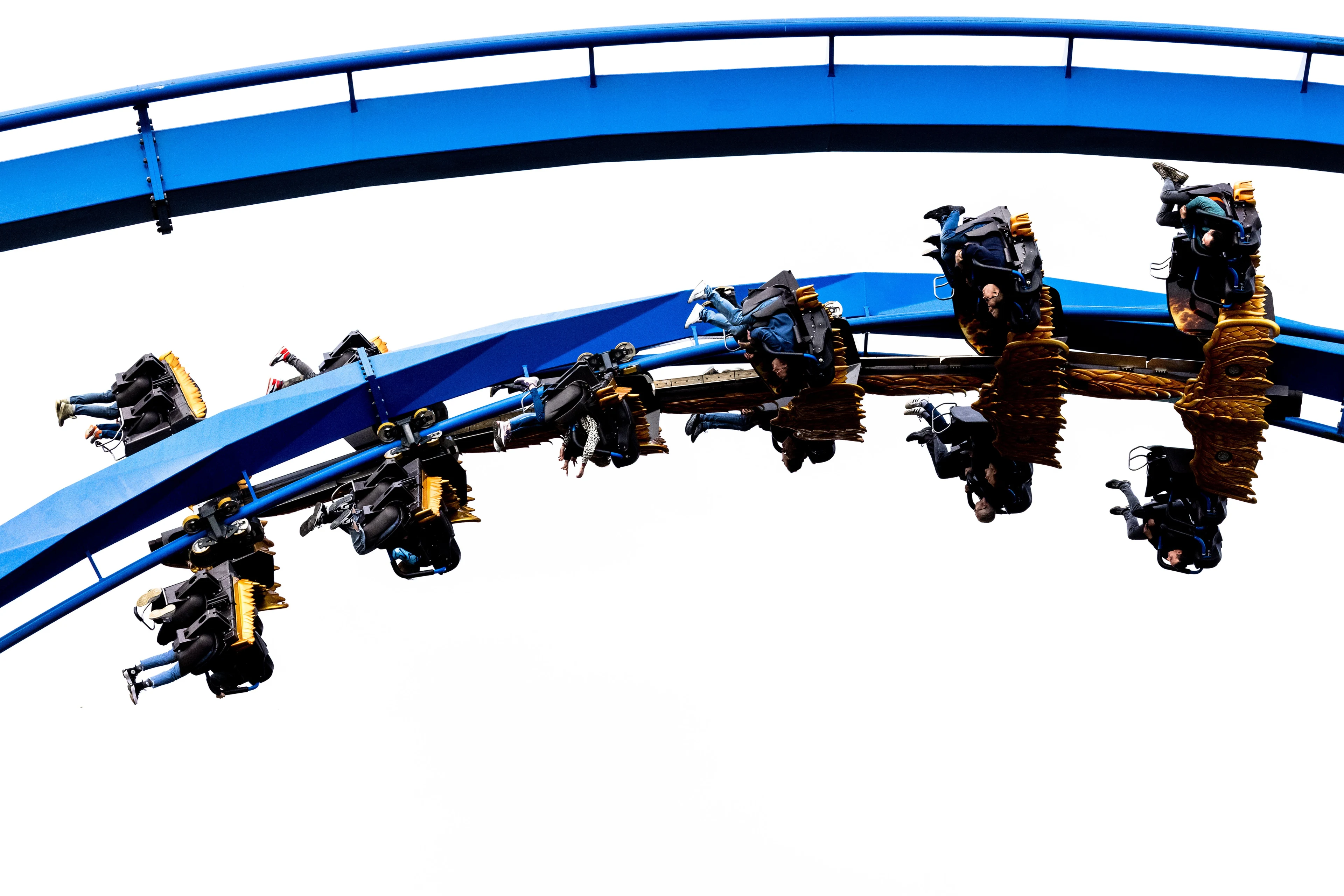 Bezoekers Toverland vast in achtbaan door technische storing