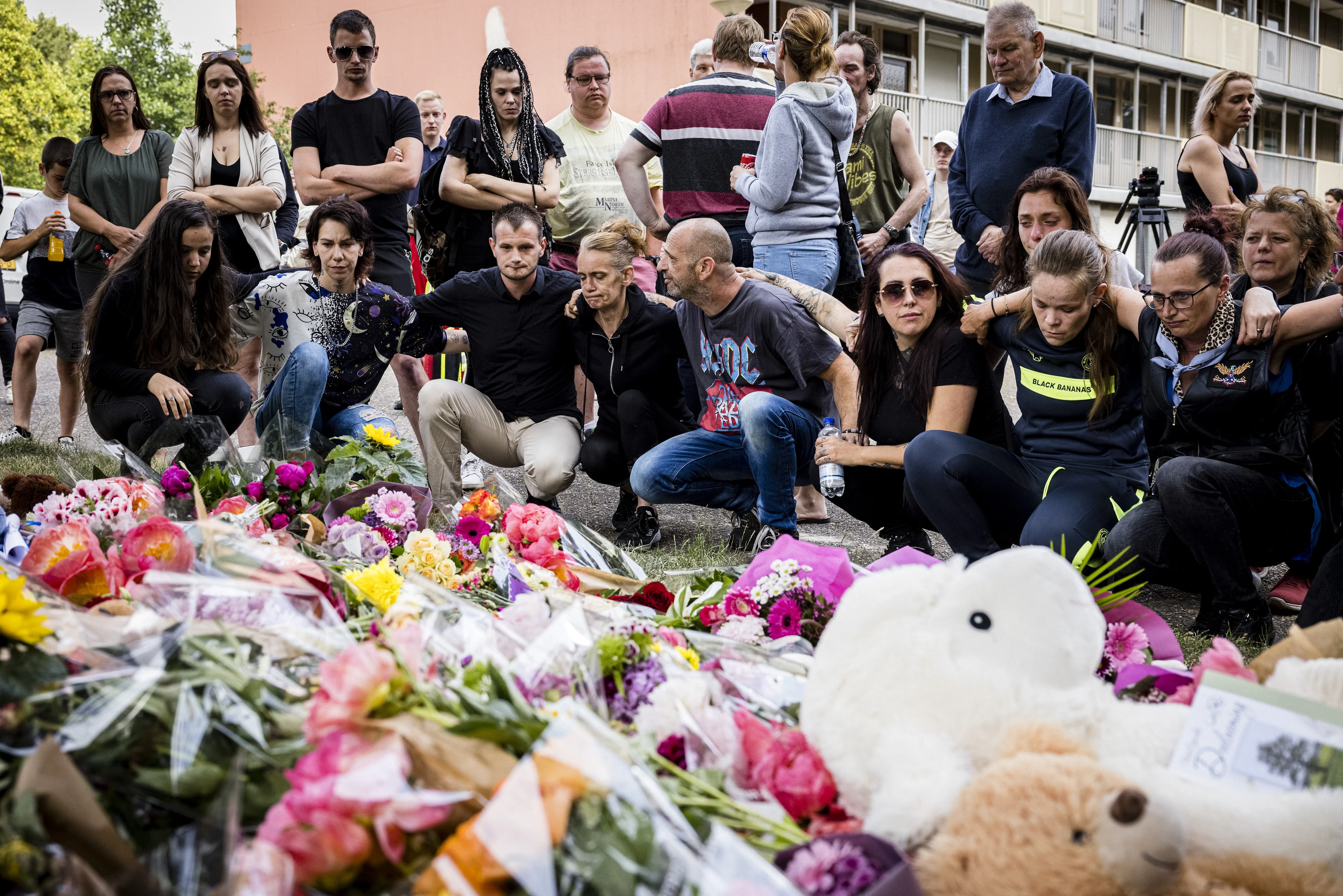 Woensdagavond stille tocht voor Gino (9) met auto's en motoren in Kerkrade
